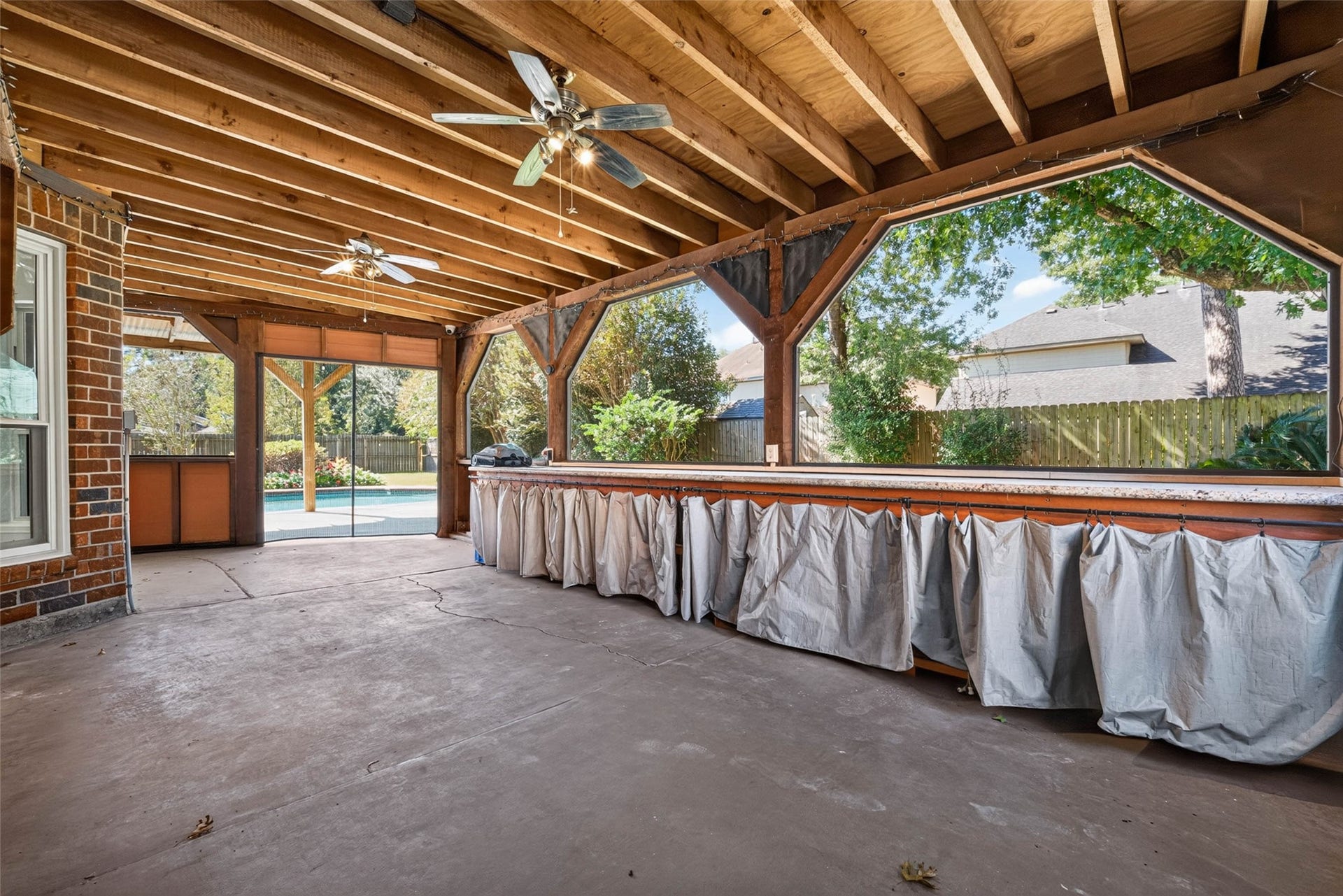 507 Brompton Lane, Highlands, TX 77562
