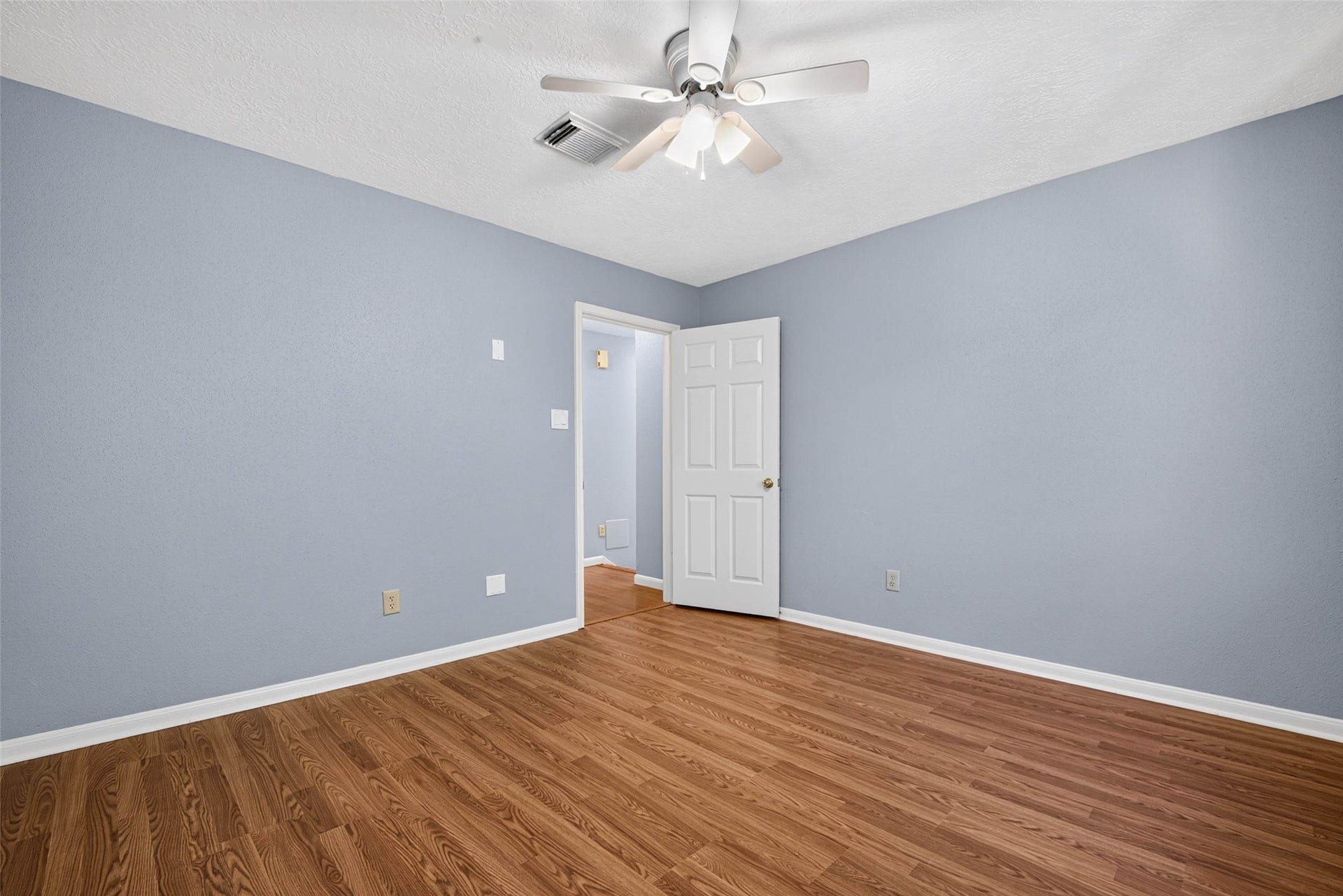 507 Brompton Lane, Highlands, TX 77562
