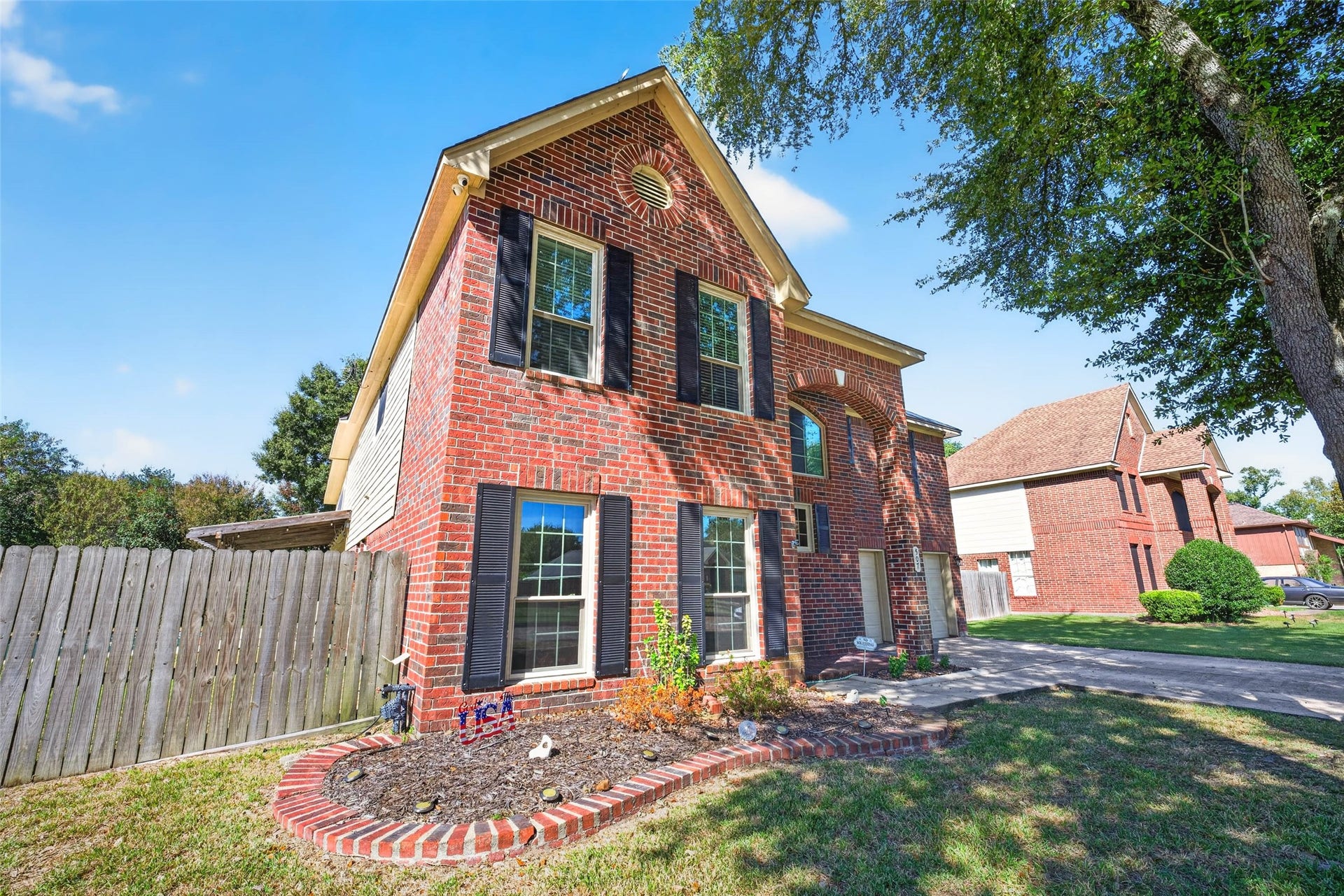 507 Brompton Lane, Highlands, TX 77562