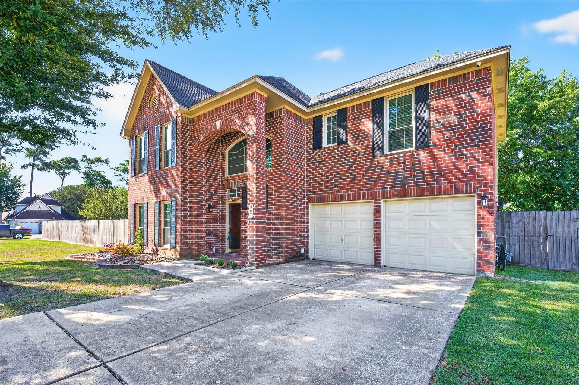 507 Brompton Lane, Highlands, TX 77562