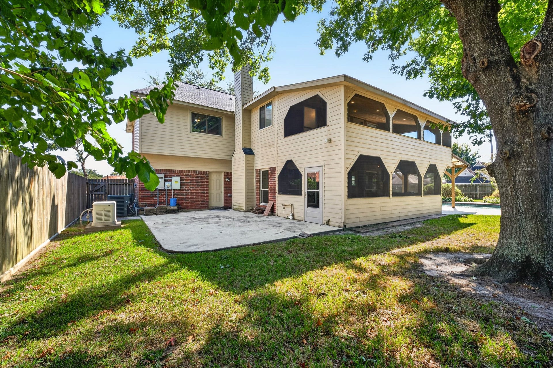507 Brompton Lane, Highlands, TX 77562