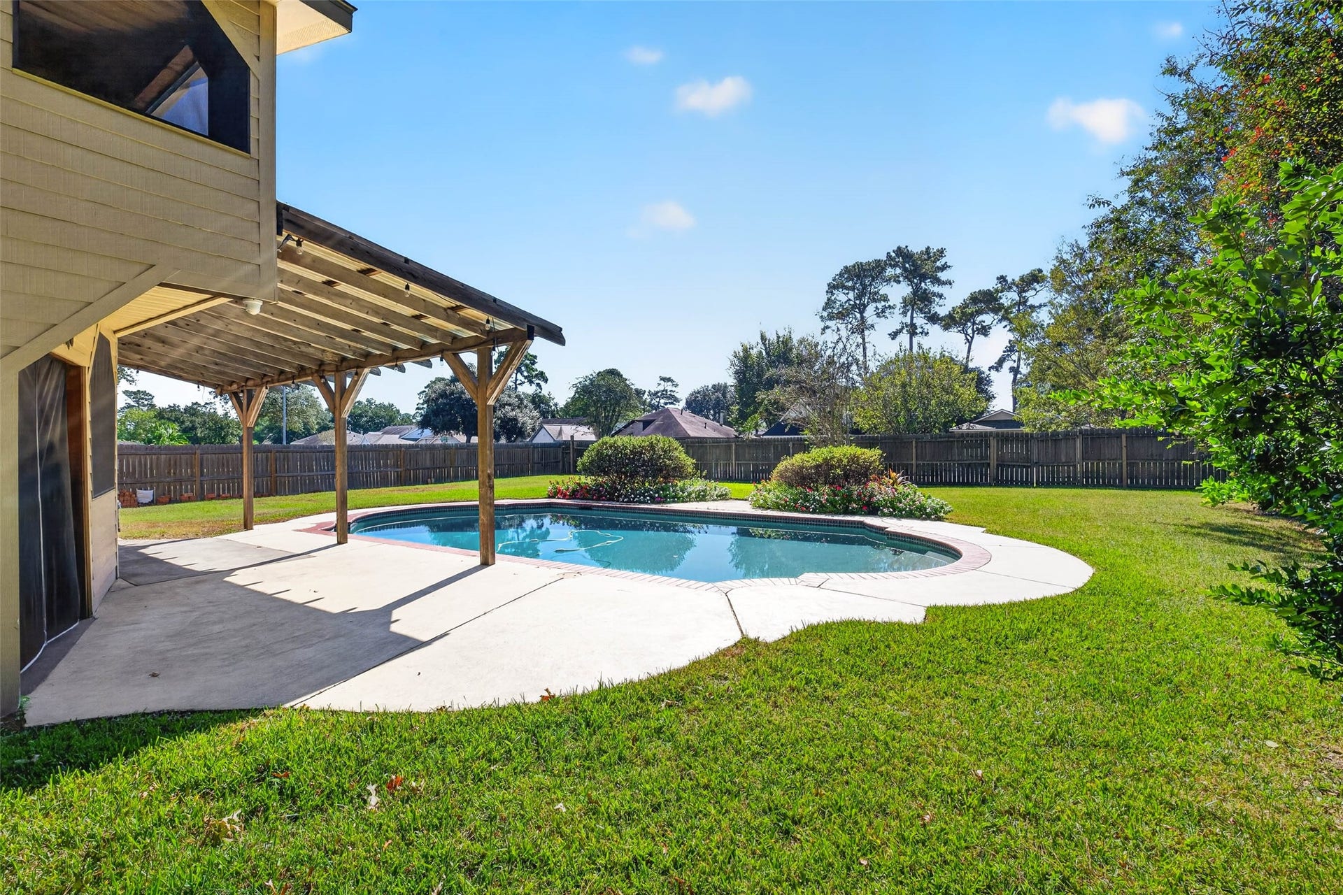 507 Brompton Lane, Highlands, TX 77562