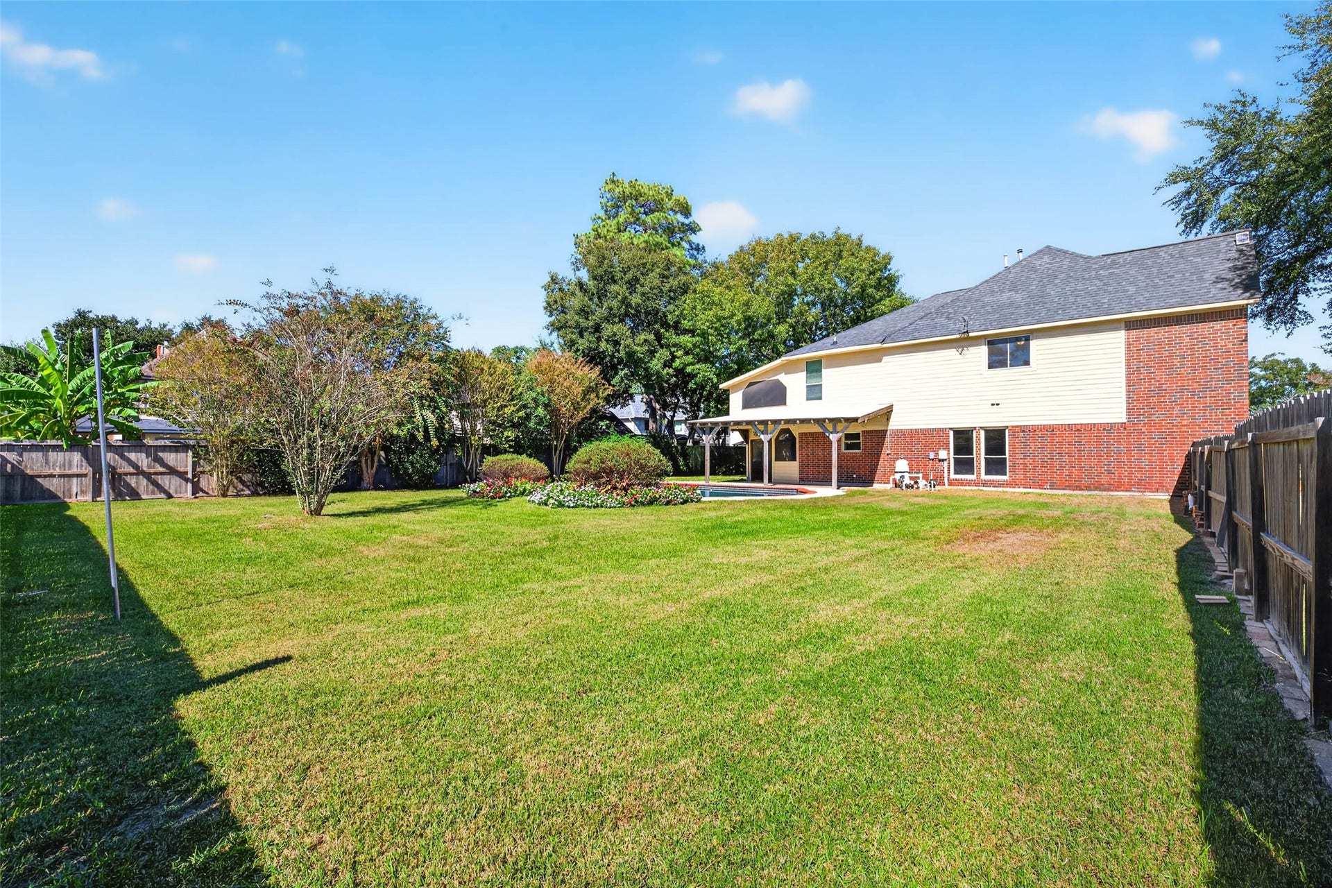 507 Brompton Lane, Highlands, TX 77562