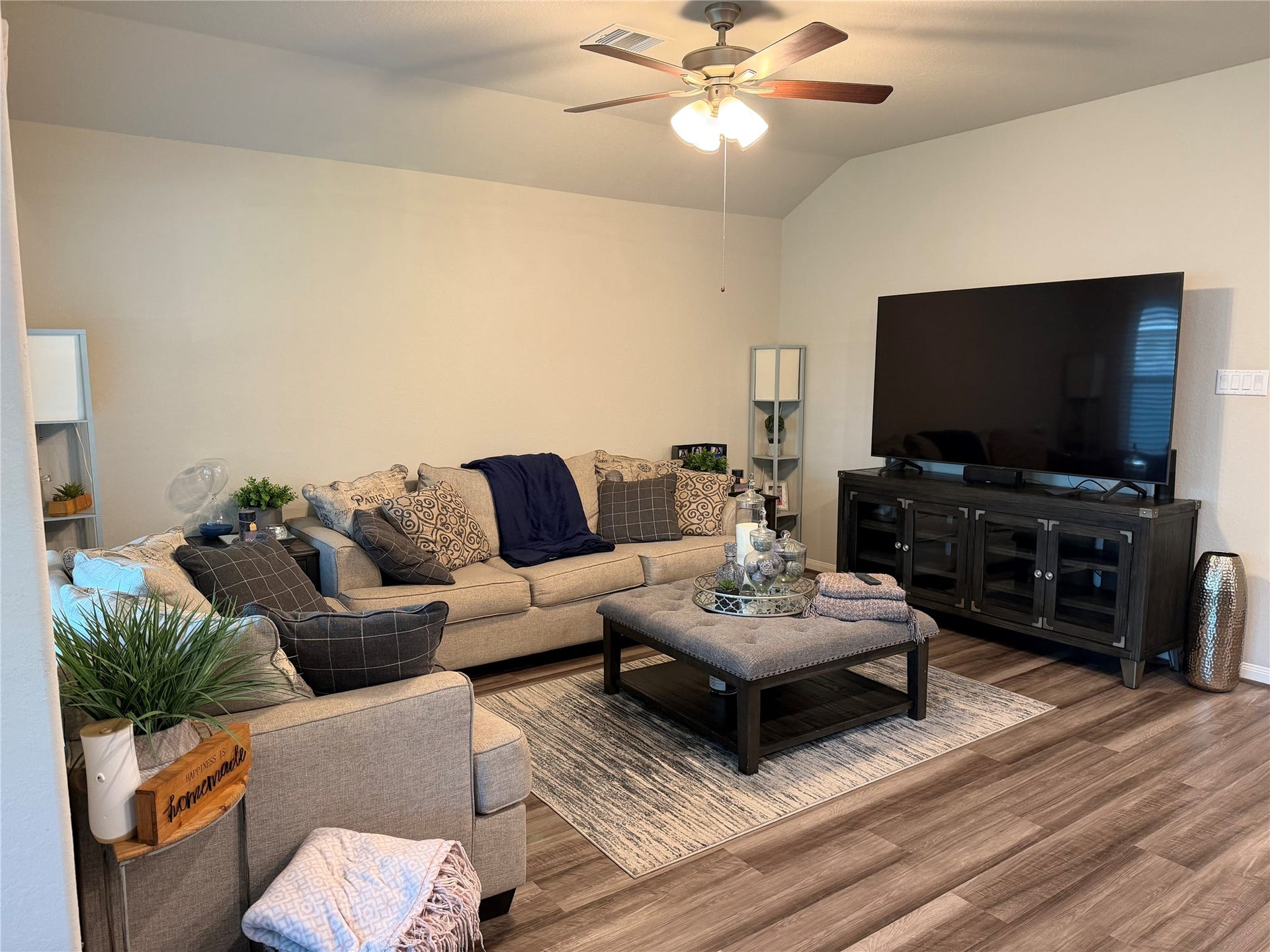 902 Barstow Drive, Rosharon, TX 77583 902 Barstow Drive, Rosharon, TX 77583