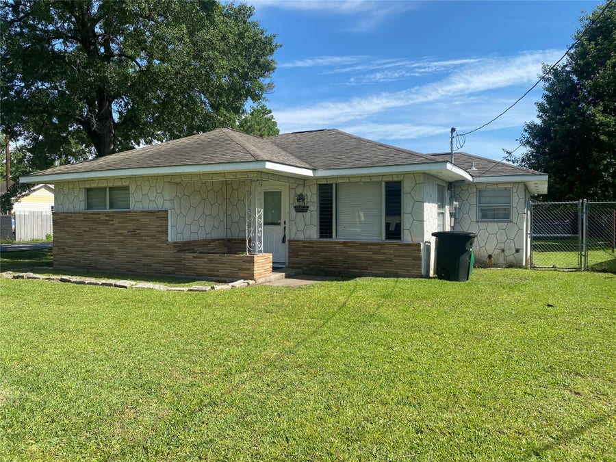 Property photo for 8038 Woodlyn Road, Houston, TX