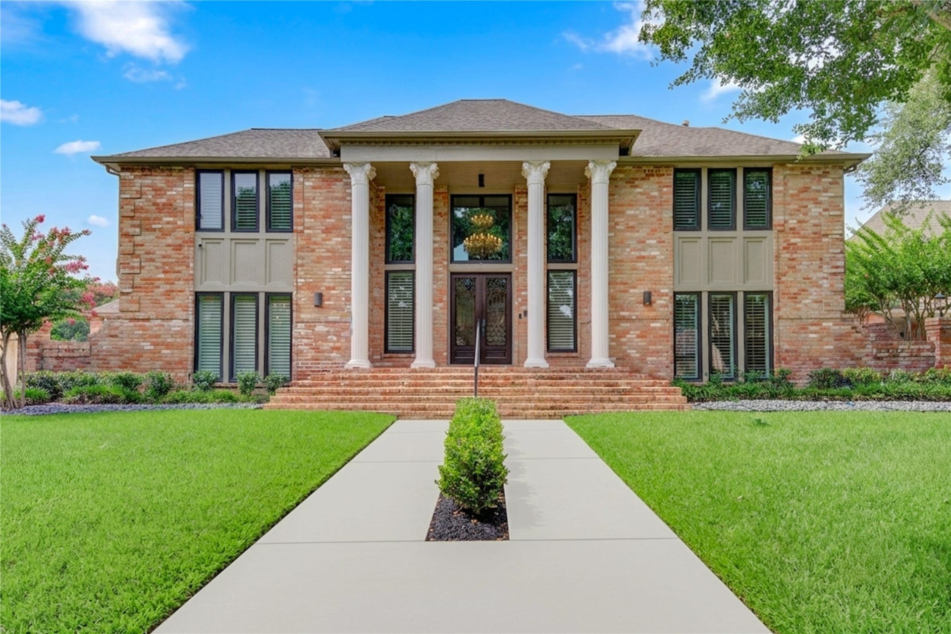 19822 Summerset Way, Houston, TX 77094 Summerset Way is an established neighborhood in Energy Cooridor with easy access to I-10 and all the neighborhood amenities. Pool, Tennis Courts, playground, easy access to hike and bike trails that connect all the way to Terry Hershey Park.