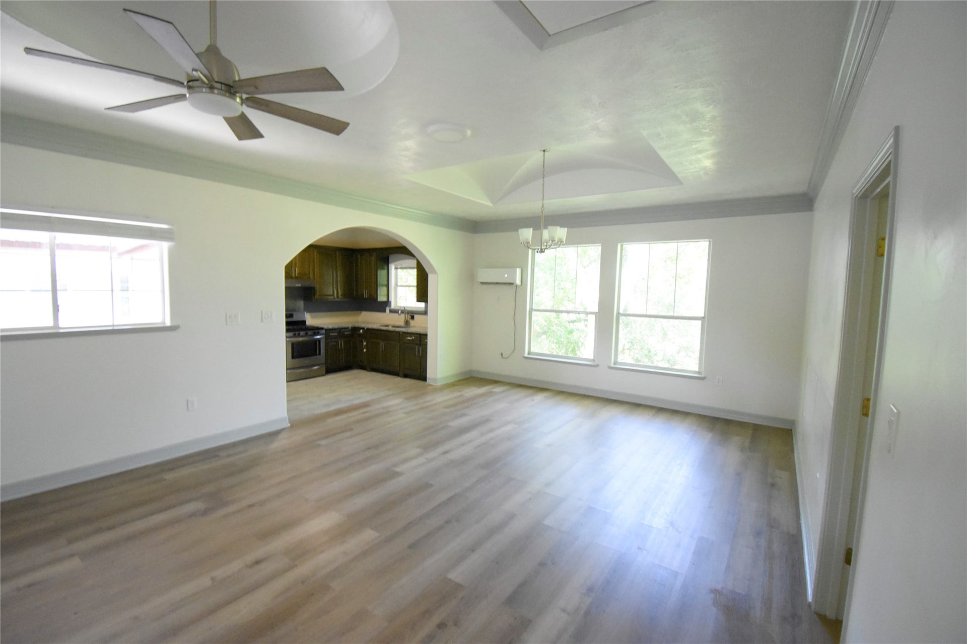 104 Virginia, South Houston, TX 77587 104 Virginia, South Houston, TX 77587