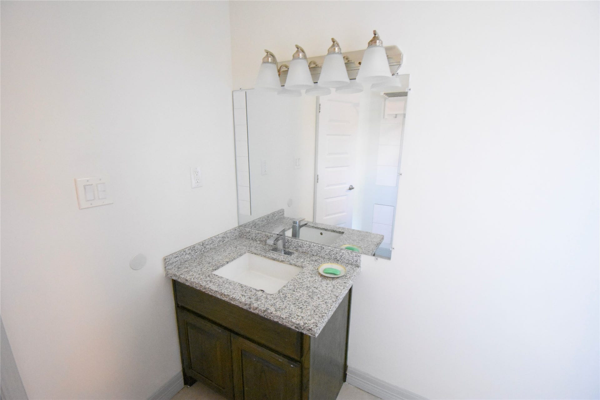 104 Virginia, South Houston, TX 77587 104 Virginia, South Houston, TX 77587