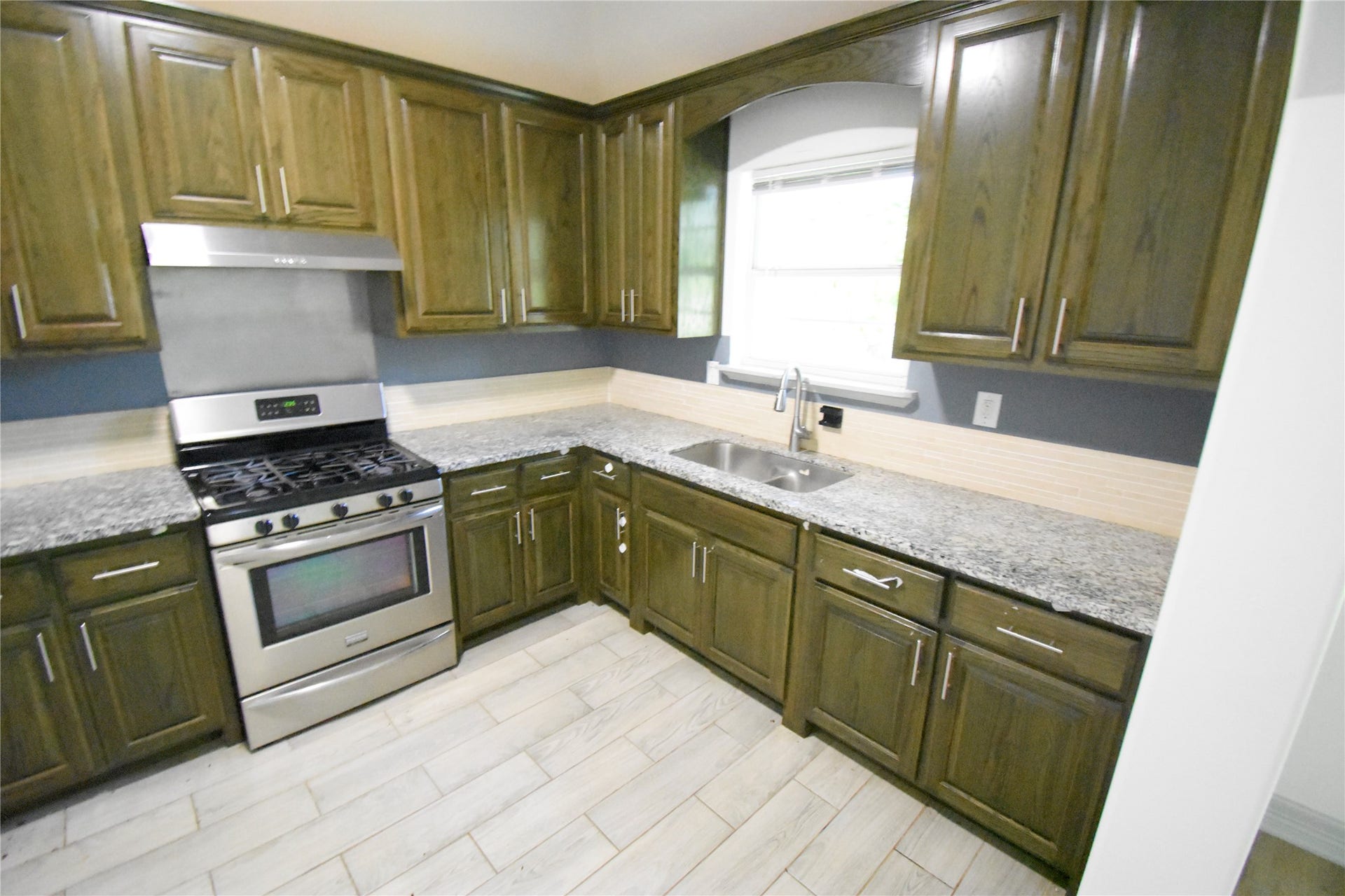 104 Virginia, South Houston, TX 77587 104 Virginia, South Houston, TX 77587