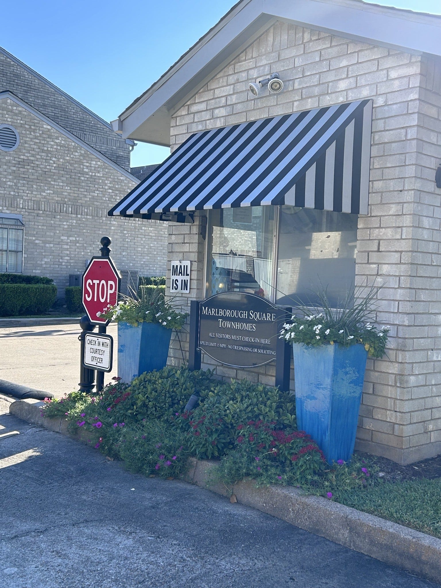 404 Wilcrest Drive, #404, Houston, TX 77042 24 Hour Maned Gate