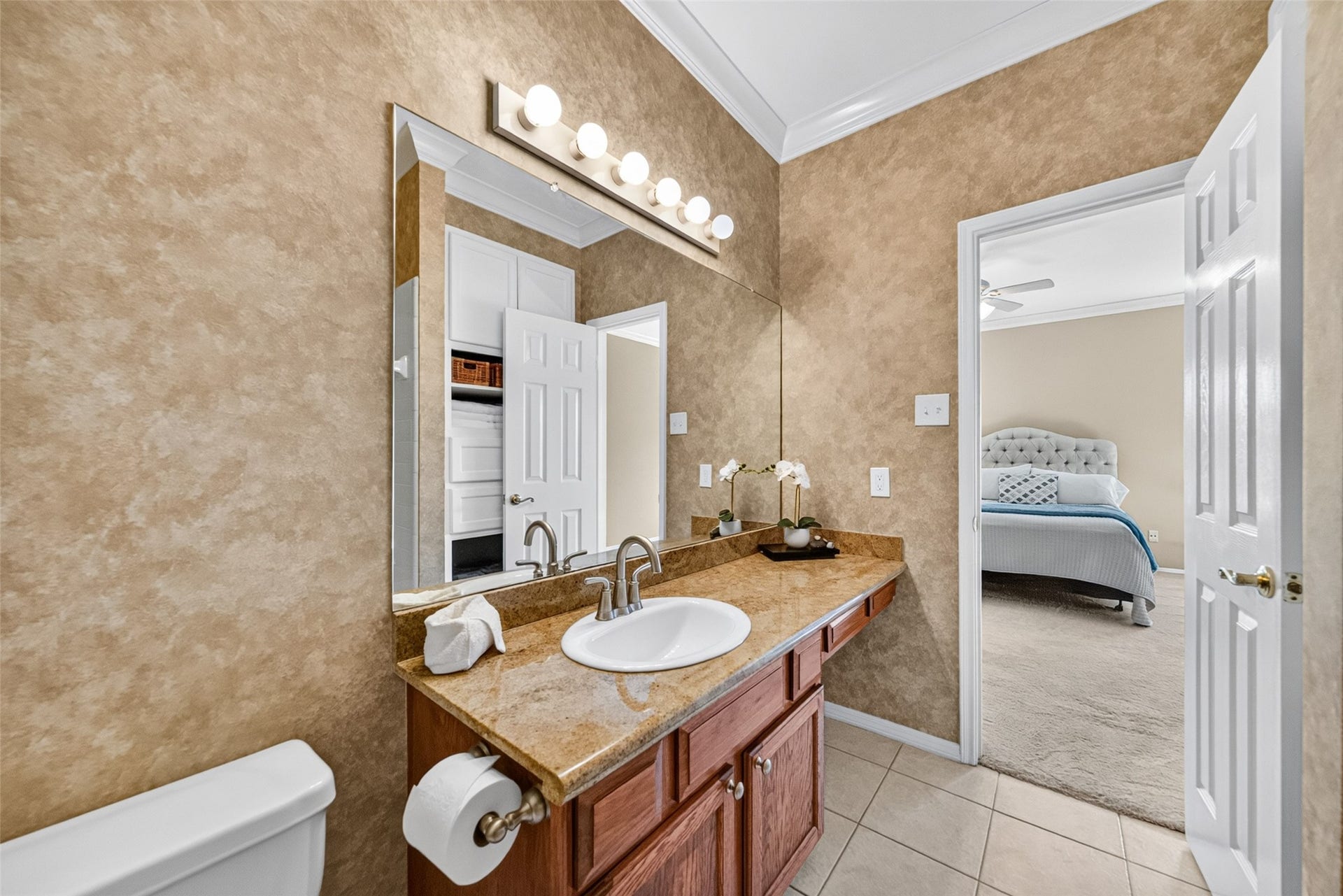 404 Wilcrest Drive, #404, Houston, TX 77042 404 Wilcrest Drive, #404, Houston, TX 77042