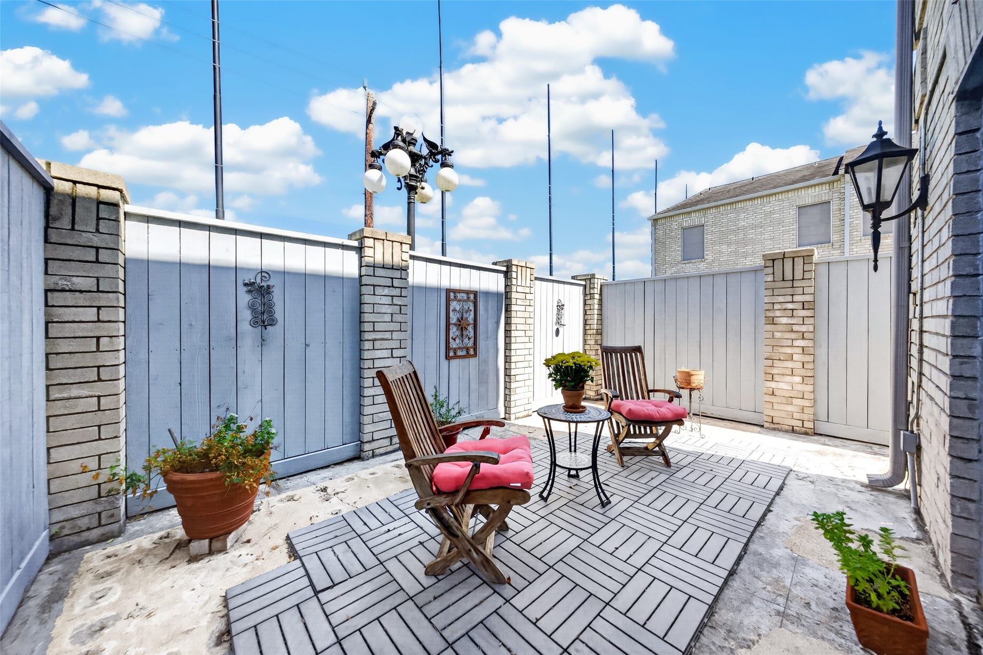 404 Wilcrest Drive, #404, Houston, TX 77042 404 Wilcrest Drive, #404, Houston, TX 77042
