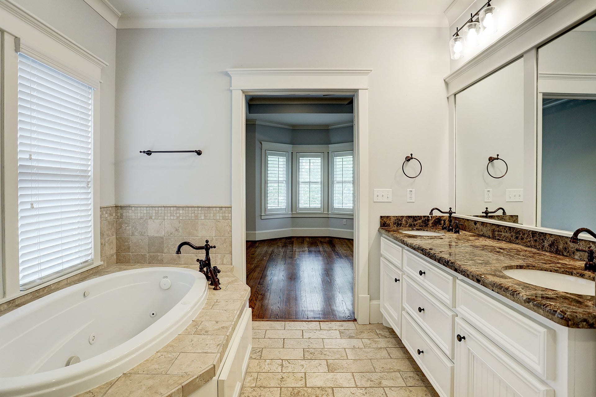 628 W 17th Street, Houston, TX 77008 628 W 17th Street, Houston, TX 77008