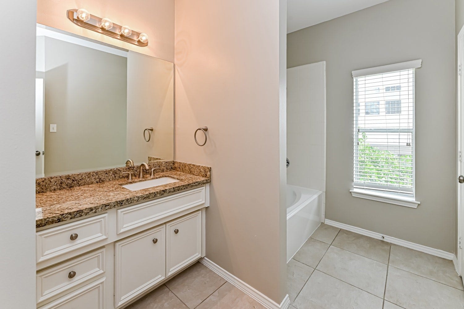 1403 W 26th Street, Houston, TX 77008 1403 W 26th Street, Houston, TX 77008