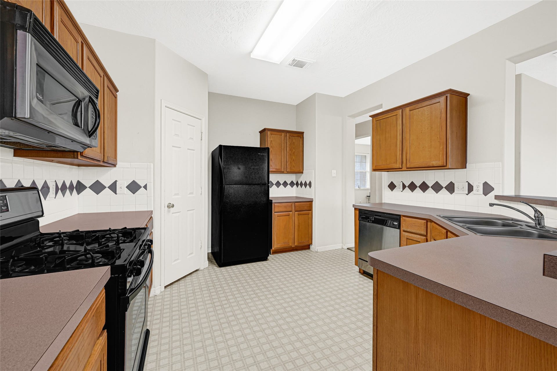 7543 Park Bend Lane, Pasadena, TX 77505 7543 Park Bend Lane, Pasadena, TX 77505