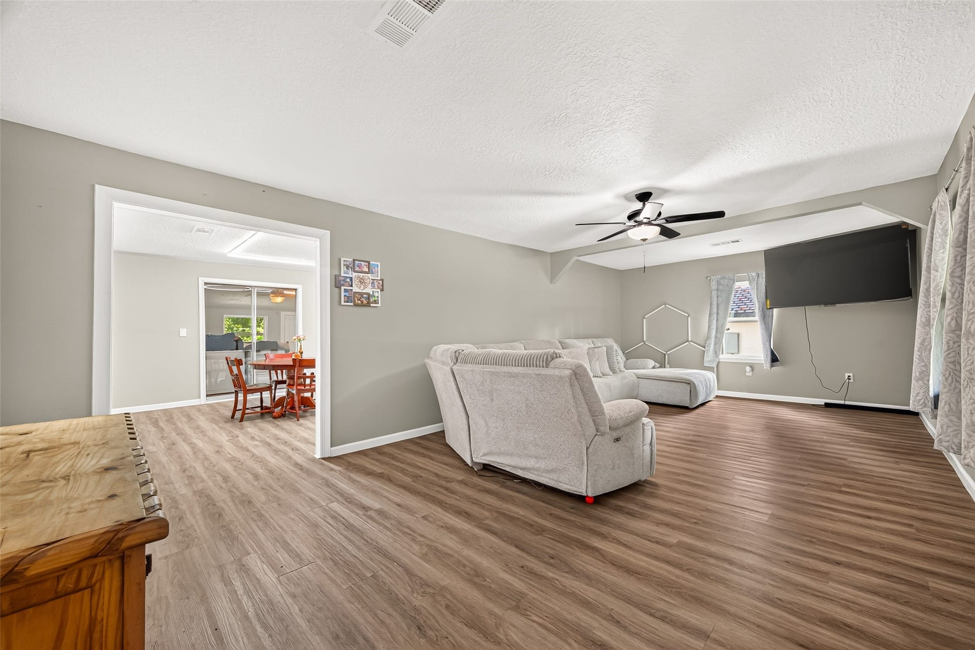 17073 Oak Grove Ln, New Caney, TX 77357 17073 Oak Grove Ln, New Caney, TX 77357