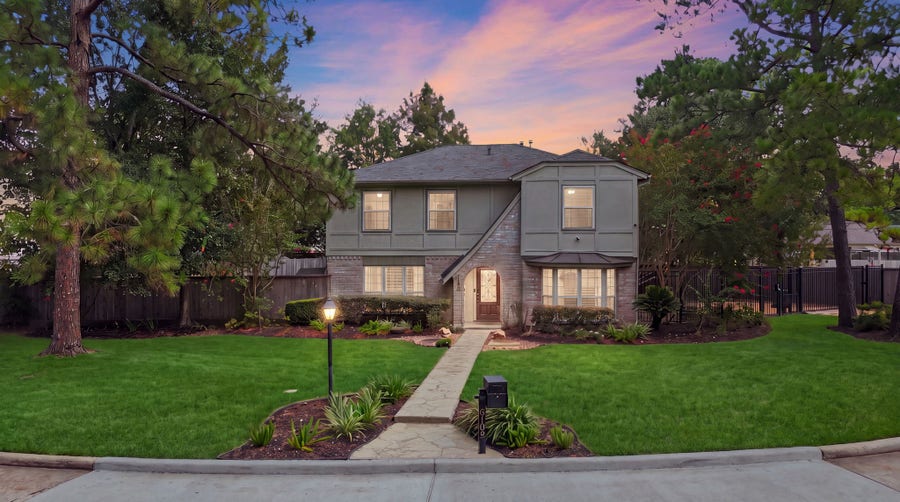 Property photo for 8102 Durklyn Lane, Houston, TX