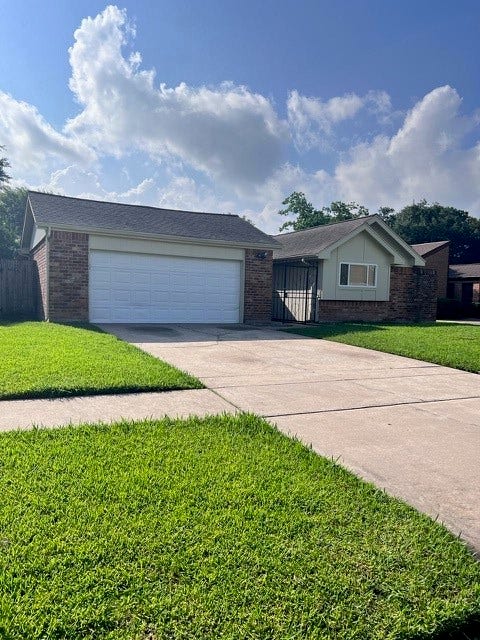 Property photo for 15523 Pensgate Street, Houston, TX