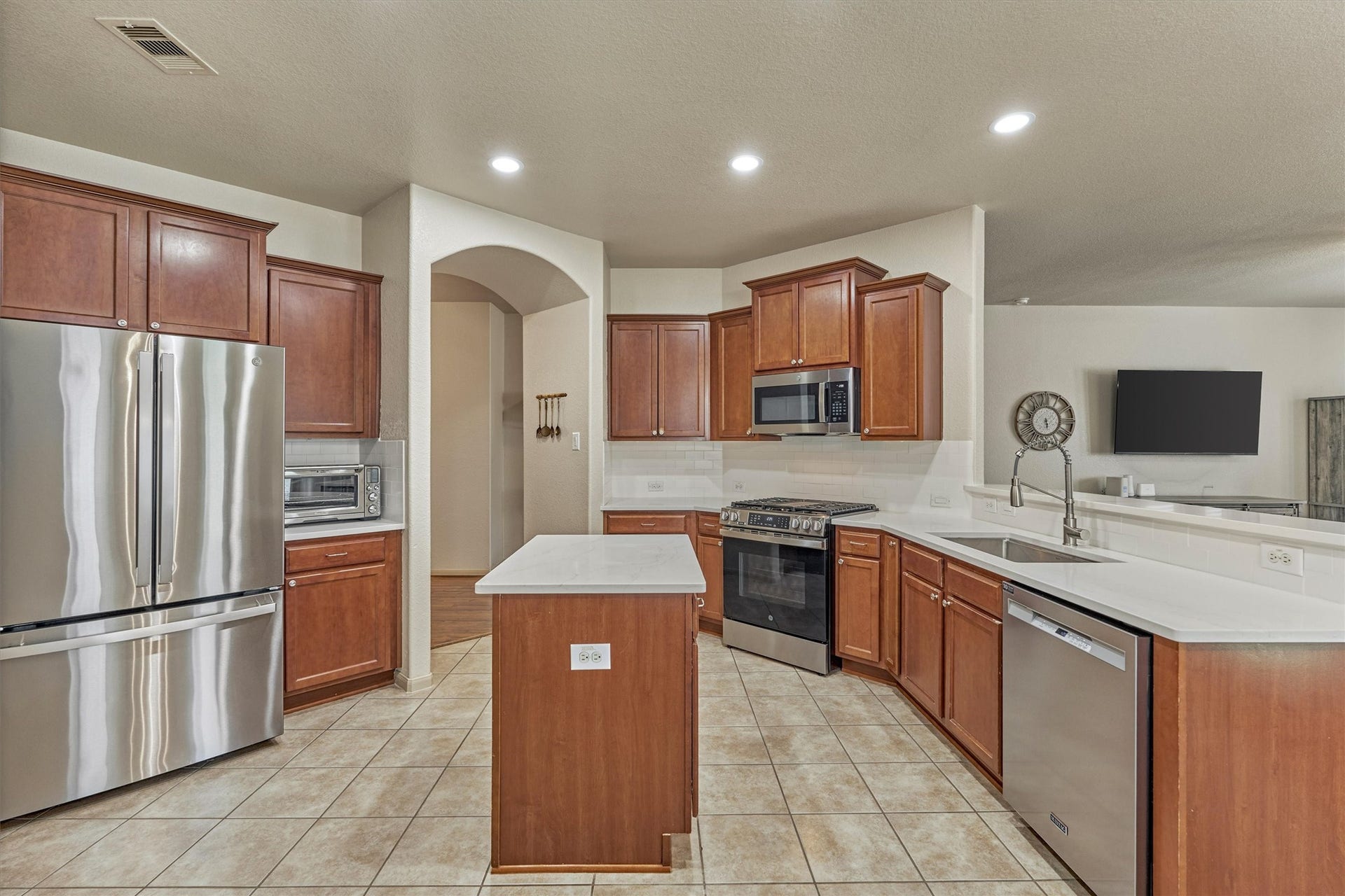 8707 Auburn Mane Drive, Tomball, TX 77375 8707 Auburn Mane Drive, Tomball, TX 77375