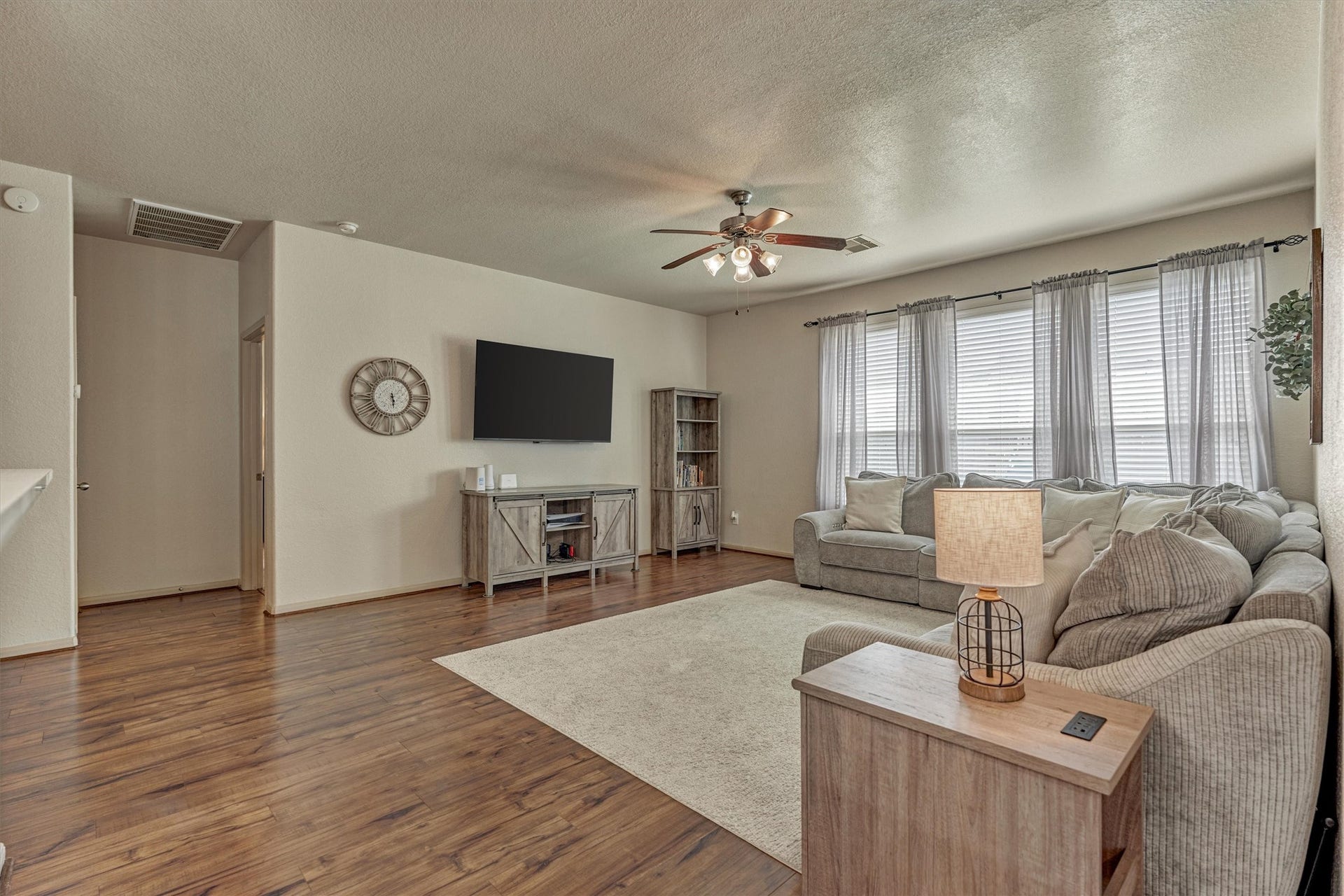 8707 Auburn Mane Drive, Tomball, TX 77375 8707 Auburn Mane Drive, Tomball, TX 77375