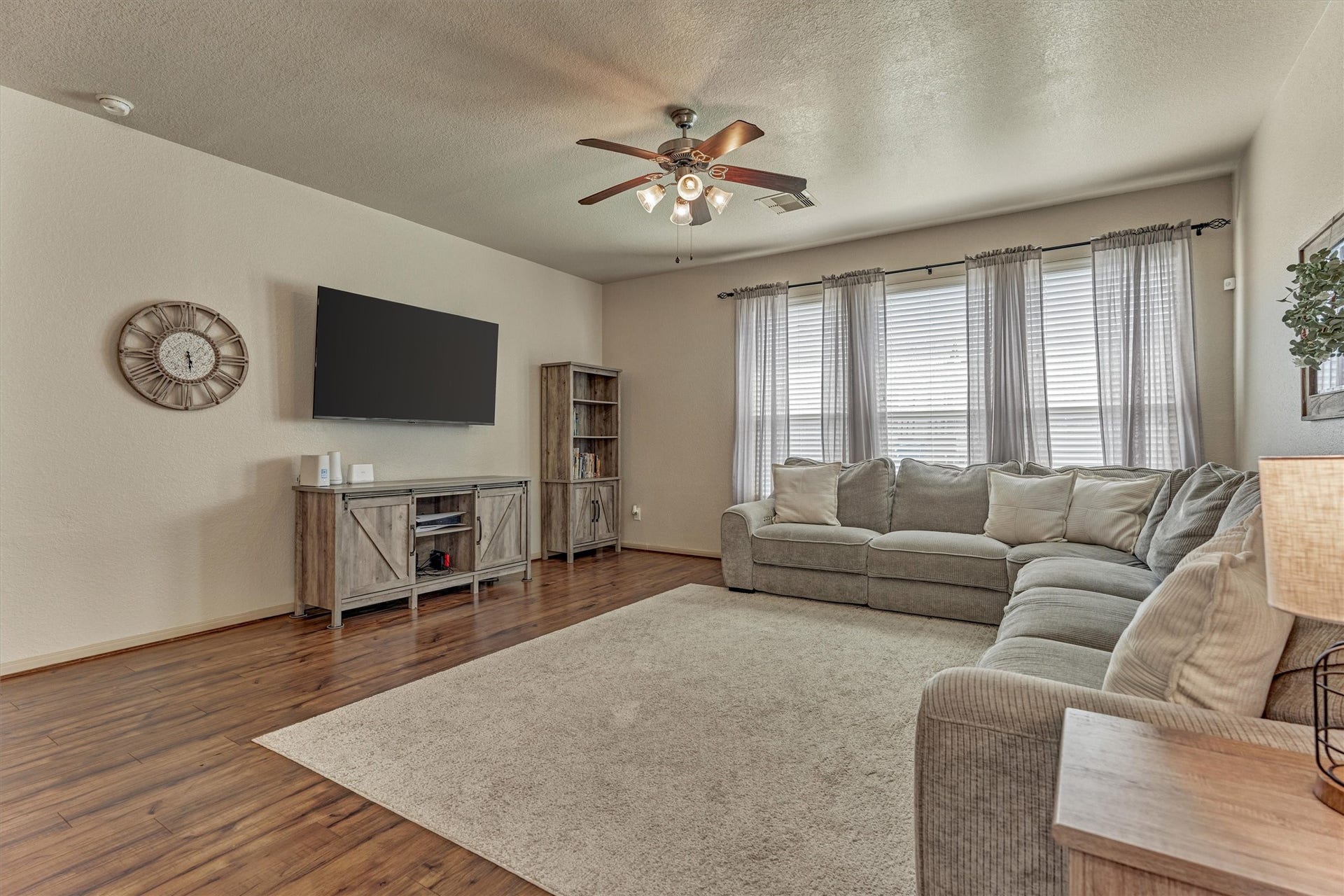 8707 Auburn Mane Drive, Tomball, TX 77375 8707 Auburn Mane Drive, Tomball, TX 77375