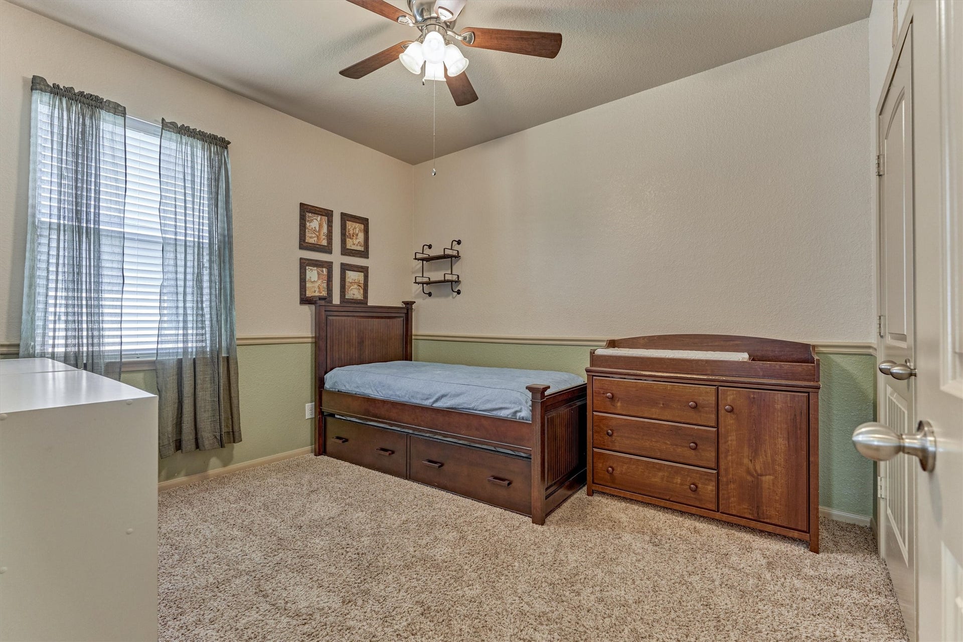 8707 Auburn Mane Drive, Tomball, TX 77375 8707 Auburn Mane Drive, Tomball, TX 77375