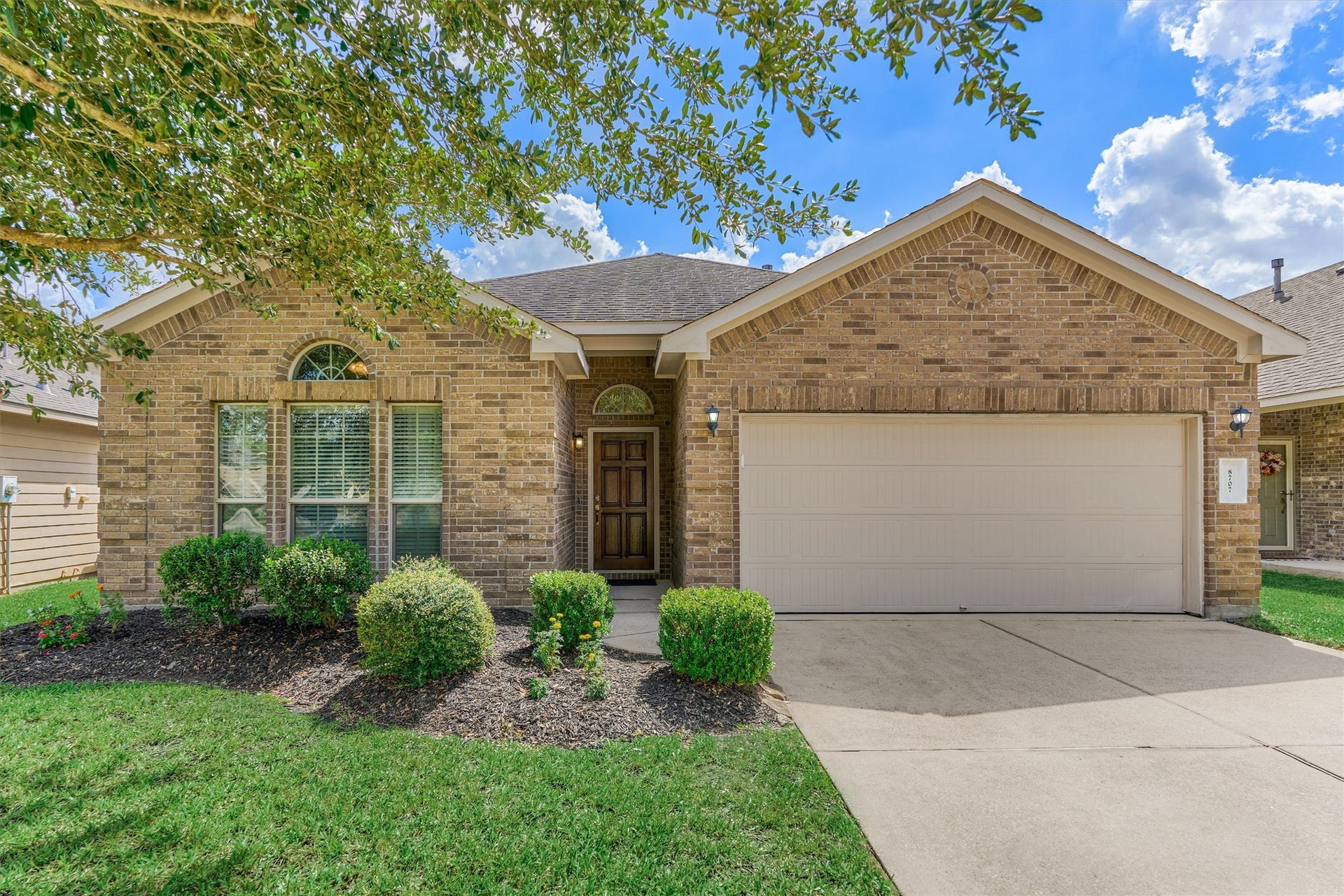 8707 Auburn Mane Drive, Tomball, TX 77375 8707 Auburn Mane Drive, Tomball, TX 77375