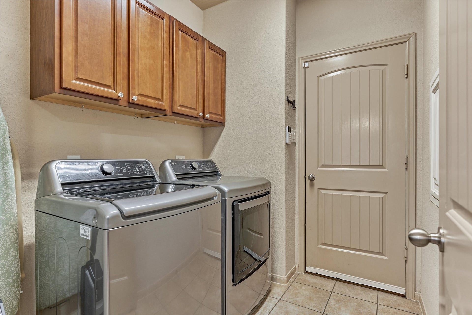 8707 Auburn Mane Drive, Tomball, TX 77375 8707 Auburn Mane Drive, Tomball, TX 77375