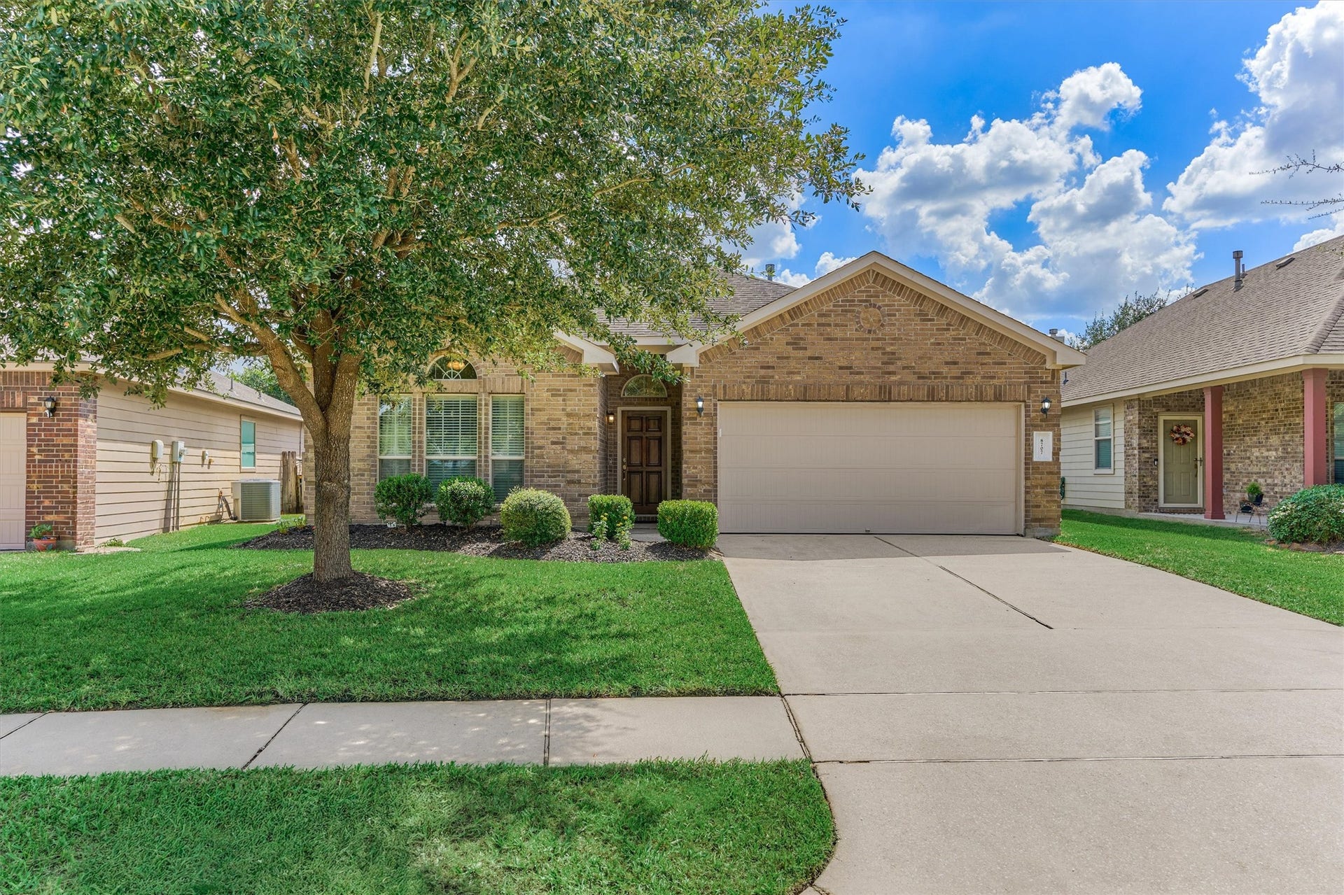8707 Auburn Mane Drive, Tomball, TX 77375 8707 Auburn Mane Drive, Tomball, TX 77375