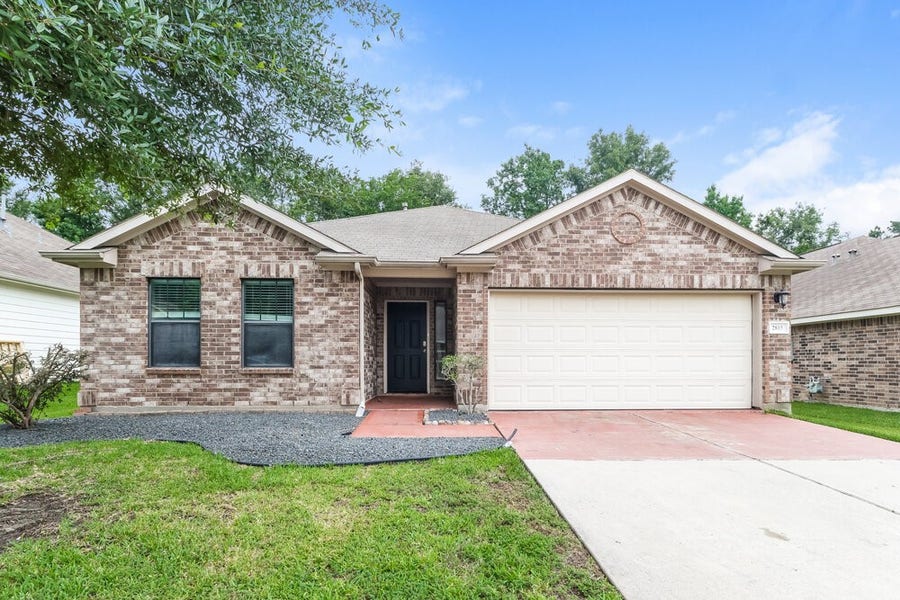 Property photo for 2815 Lexington Park Drive, Spring, TX