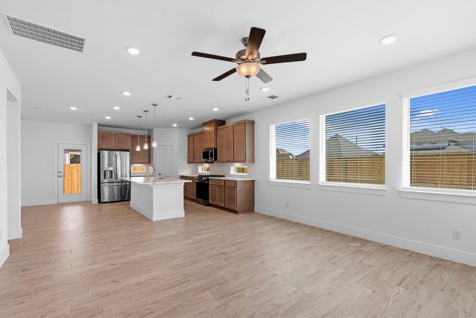 Photos are REPRESENTATIVE of the home /floor plan and are NOT of the actual home.  Selections, features, and room options vary.