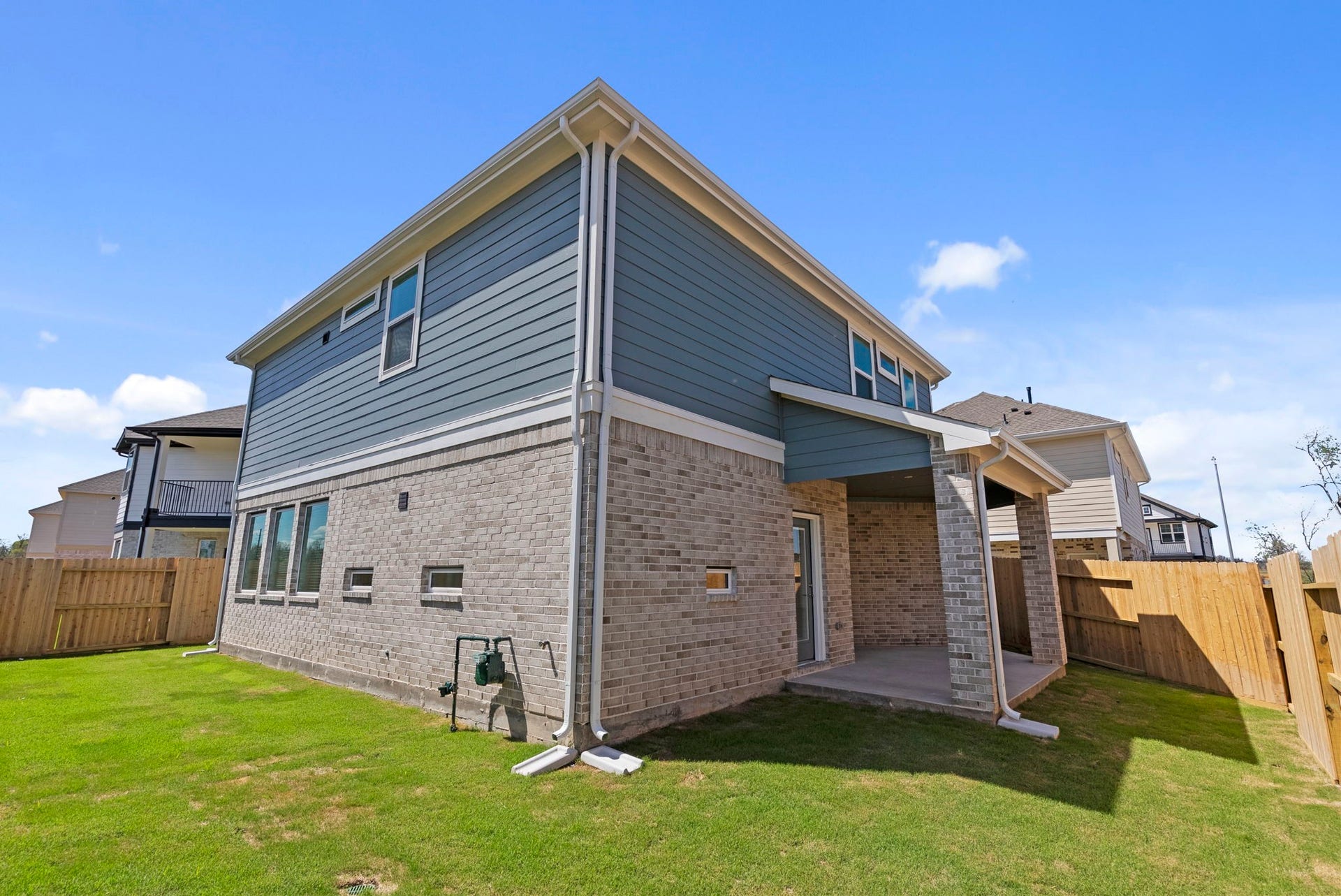 Photos are REPRESENTATIVE of the home /floor plan and are NOT of the actual home.  Selections, features, and room options vary.
