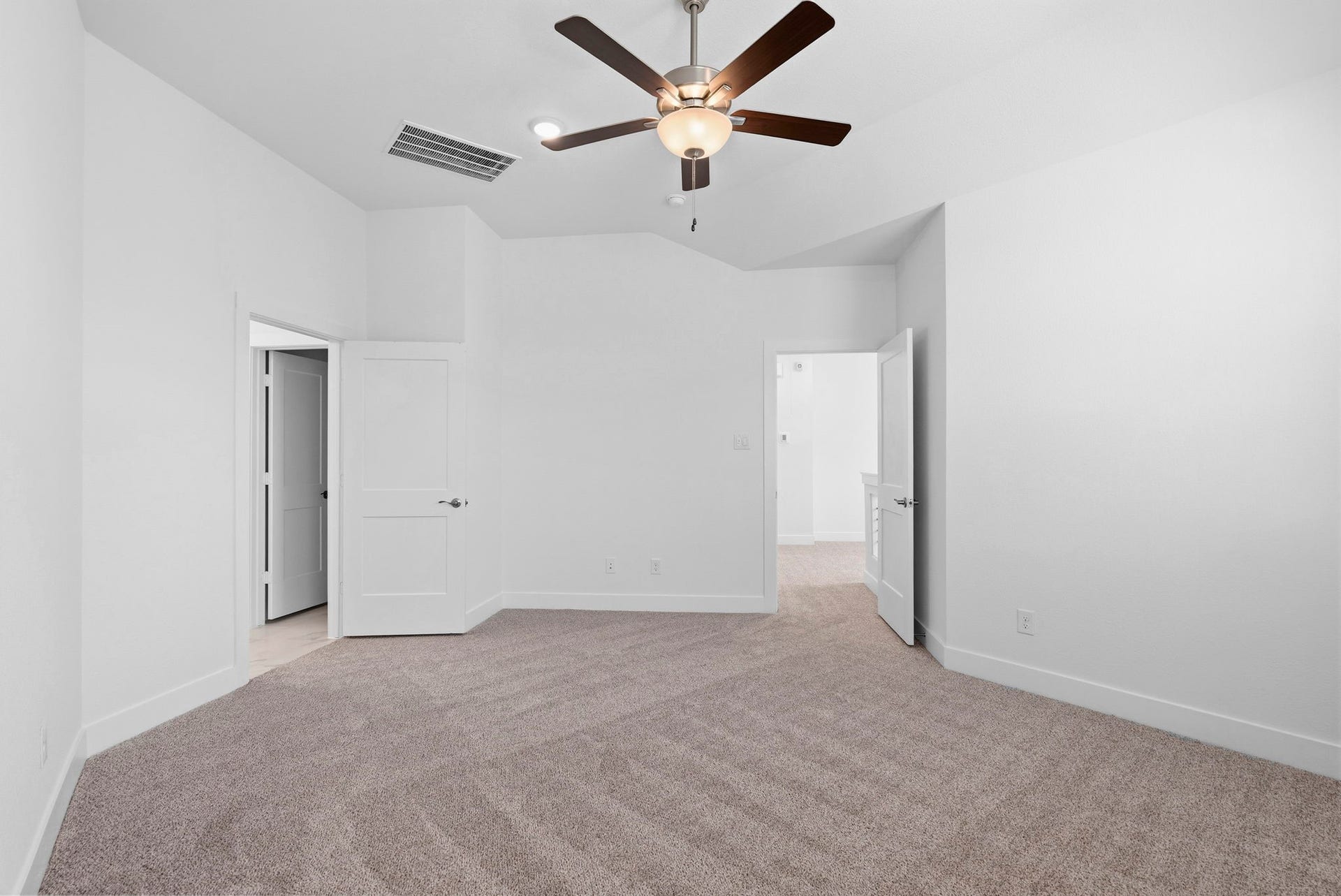 Photos are REPRESENTATIVE of the home /floor plan and are NOT of the actual home.  Selections, features, and room options vary.