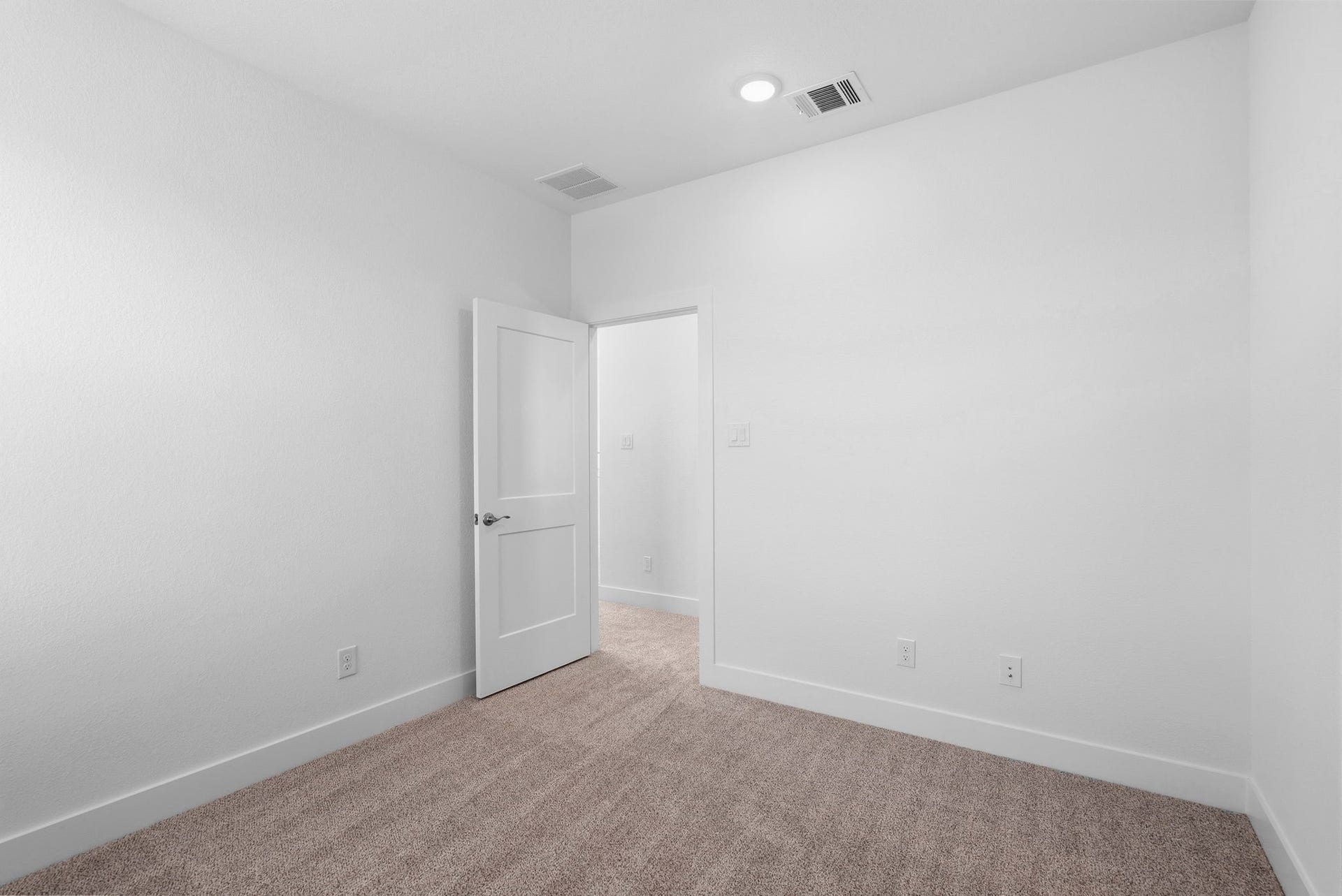 Photos are REPRESENTATIVE of the home /floor plan and are NOT of the actual home.  Selections, features, and room options vary.