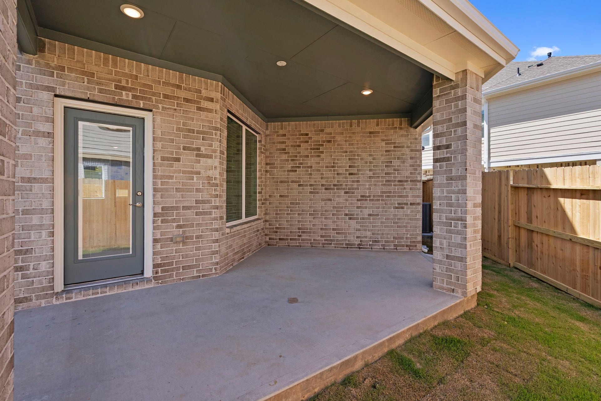 Photos are REPRESENTATIVE of the home /floor plan and are NOT of the actual home.  Selections, features, and room options vary.