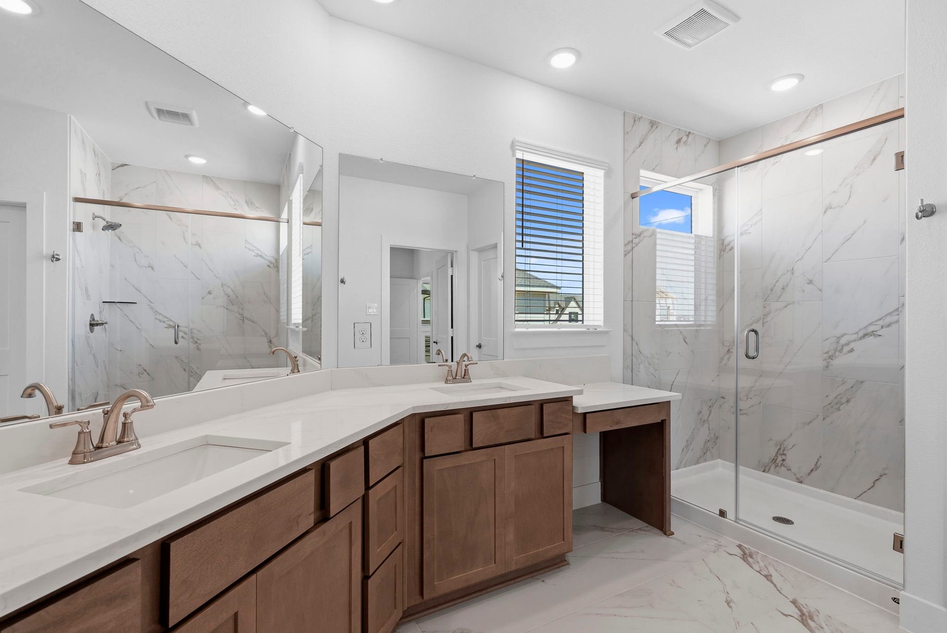 Photos are REPRESENTATIVE of the home /floor plan and are NOT of the actual home.  Selections, features, and room options vary.