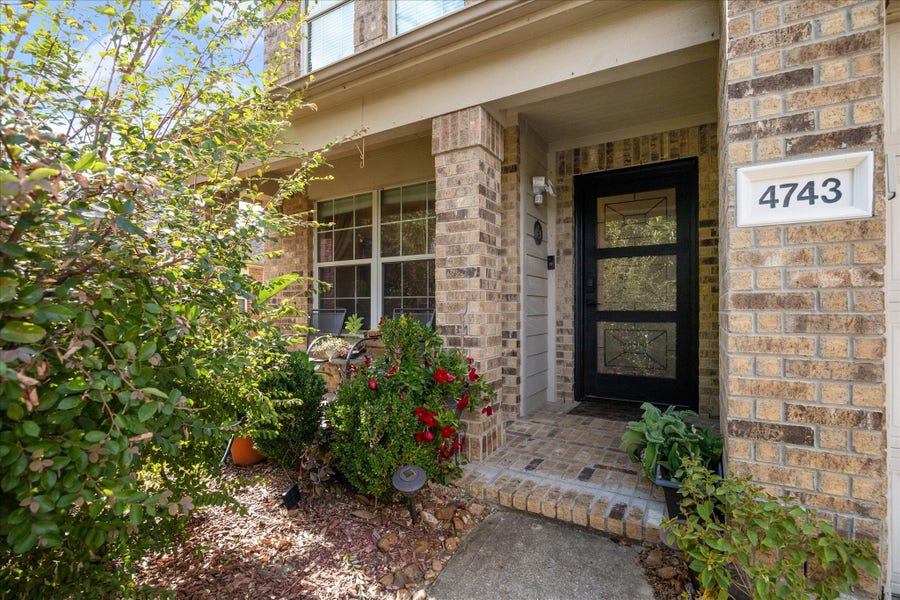 Property photo for 4743 Pin Oak Creek Lane, Kingwood, TX