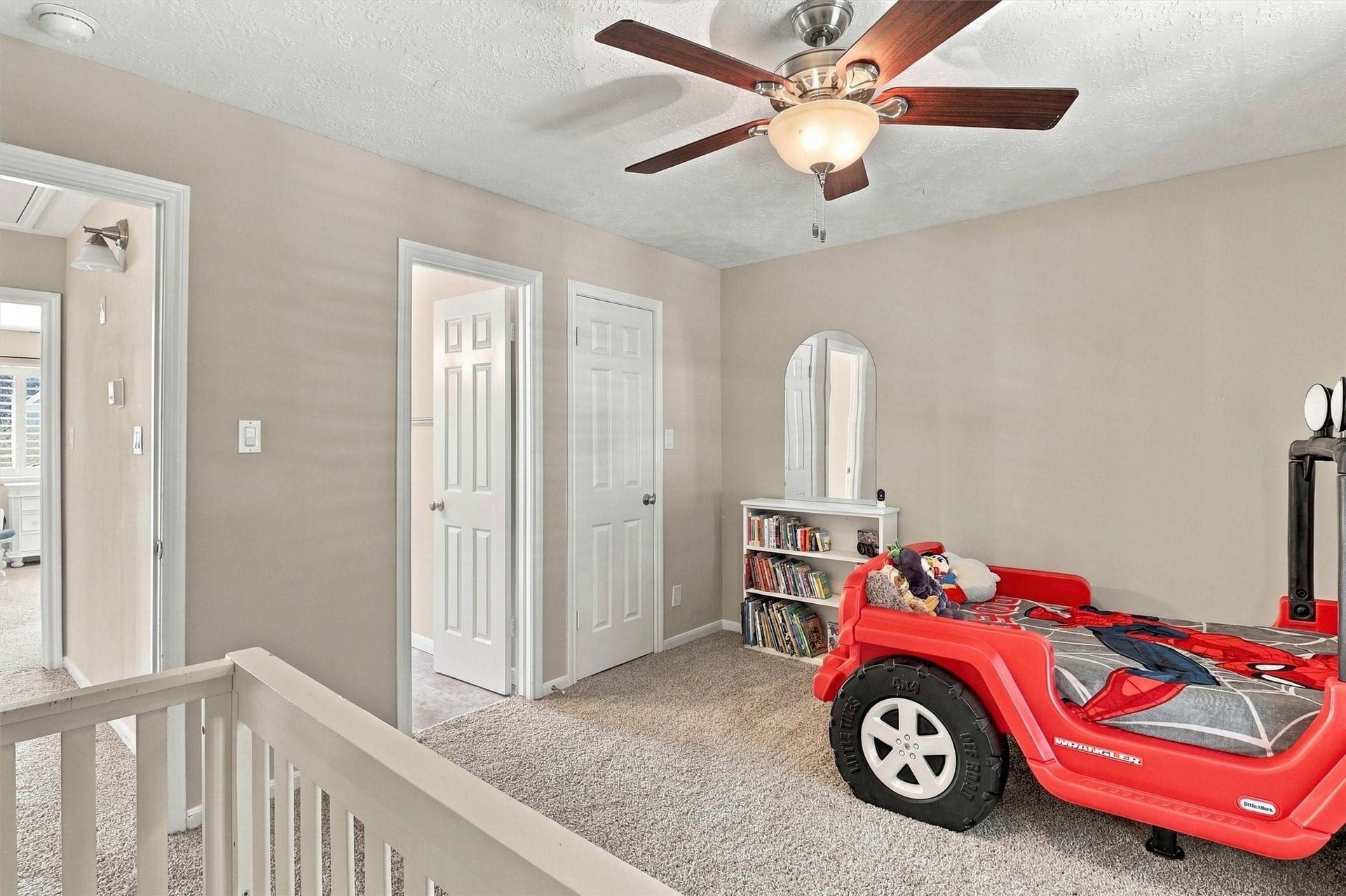 1030 Barkston Drive, Katy, TX 77450 This bedroom also features a closet and access to the Hollywood bathroom, which is shared with another bedroom.