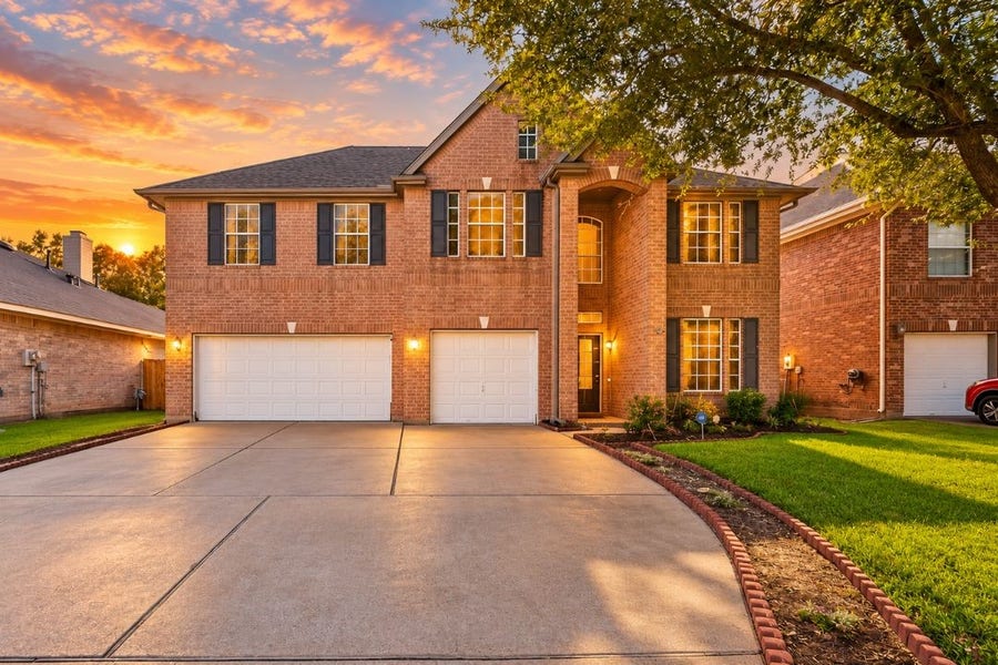 Property photo for 15527 Seminole Canyon Drive, Sugar Land, TX