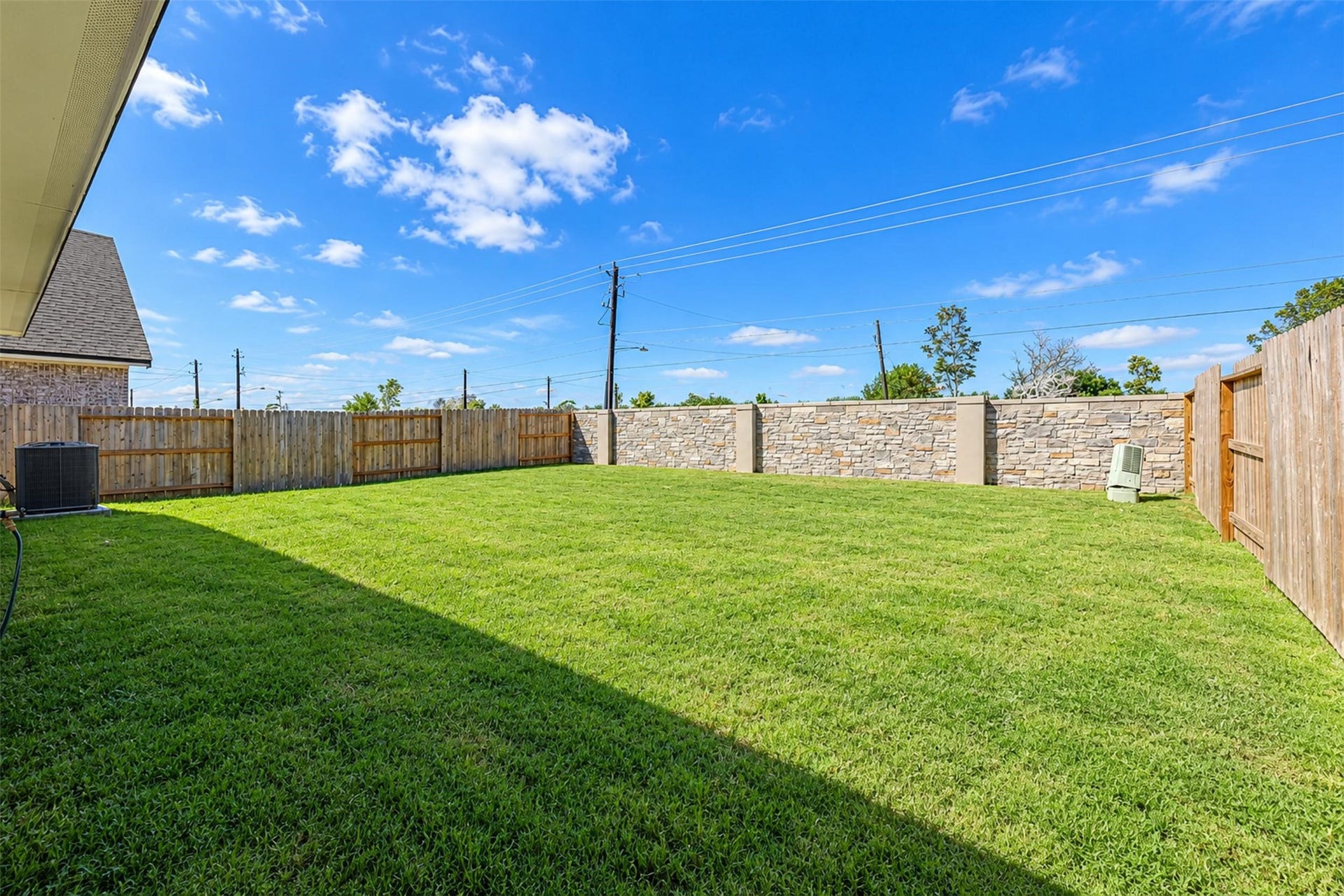 3126 Emerald Hills Drive, Angleton, TX 77515 3126 Emerald Hills Drive, Angleton, TX 77515
