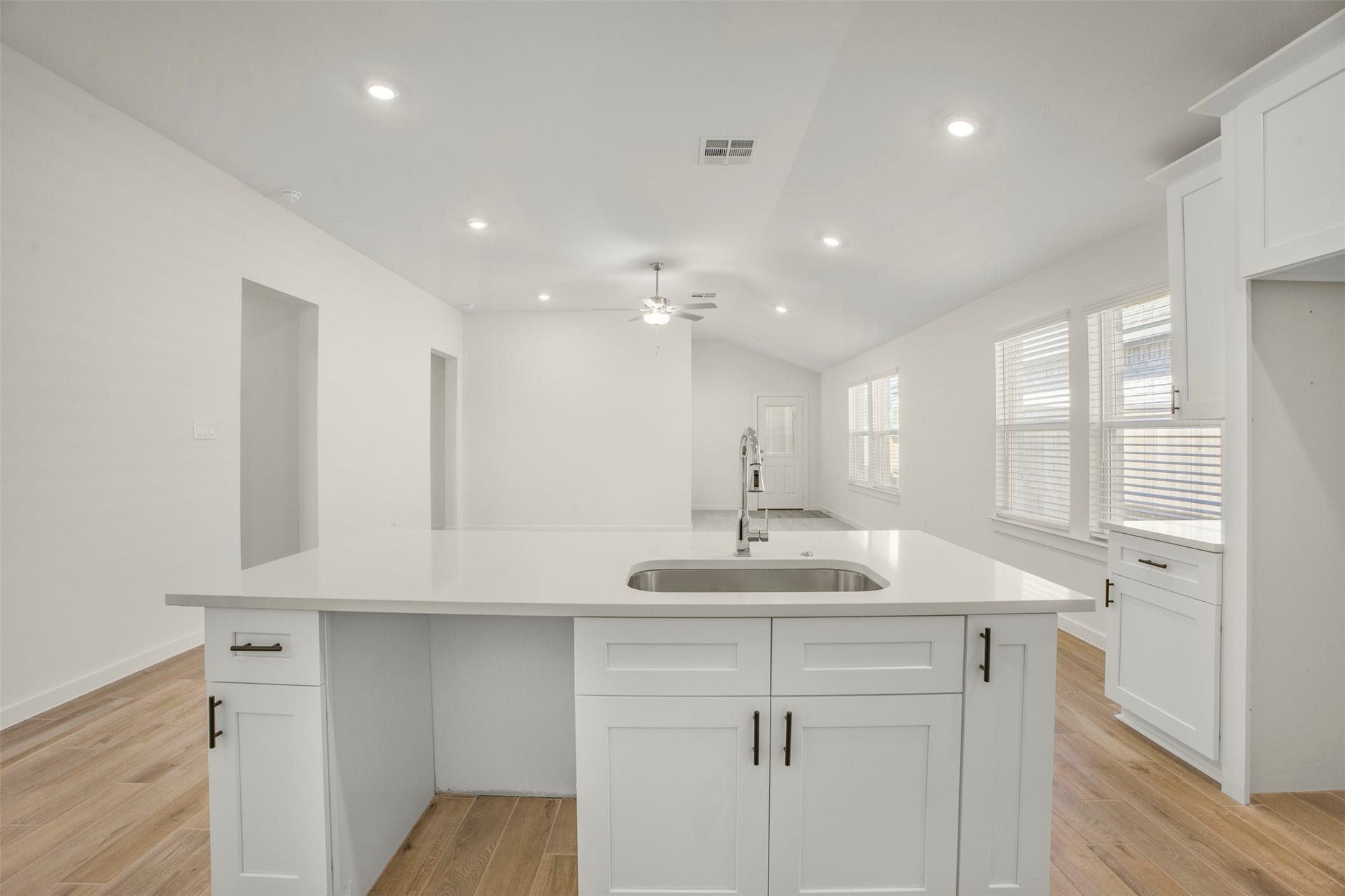 3126 Emerald Hills Drive, Angleton, TX 77515 3126 Emerald Hills Drive, Angleton, TX 77515
