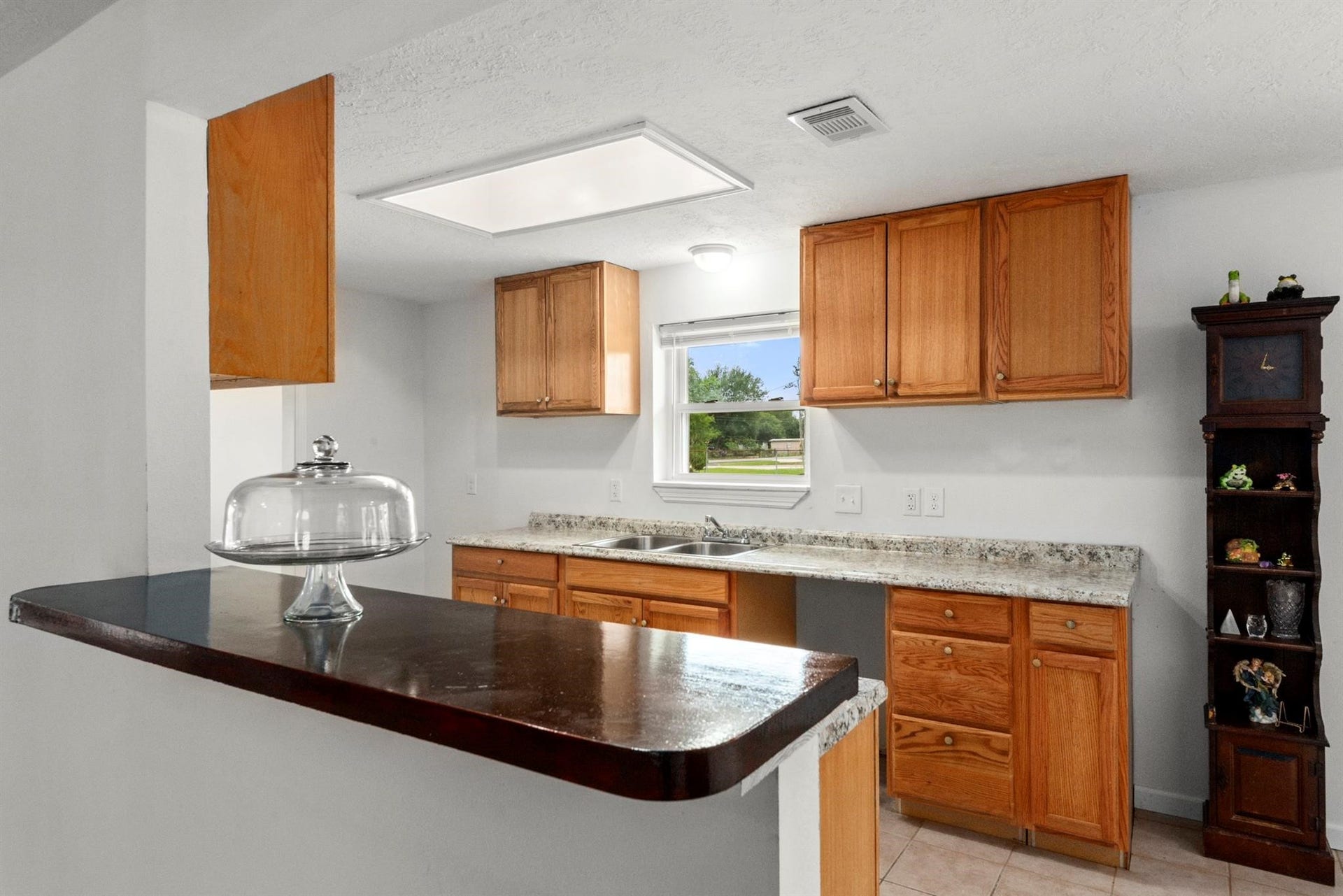 318 County Road 296d, Alvin, TX 77511 318 County Road 296d, Alvin, TX 77511