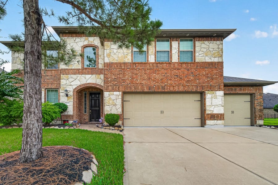 Property photo for 9110 Hollowcreek Point Lane, Cypress, TX