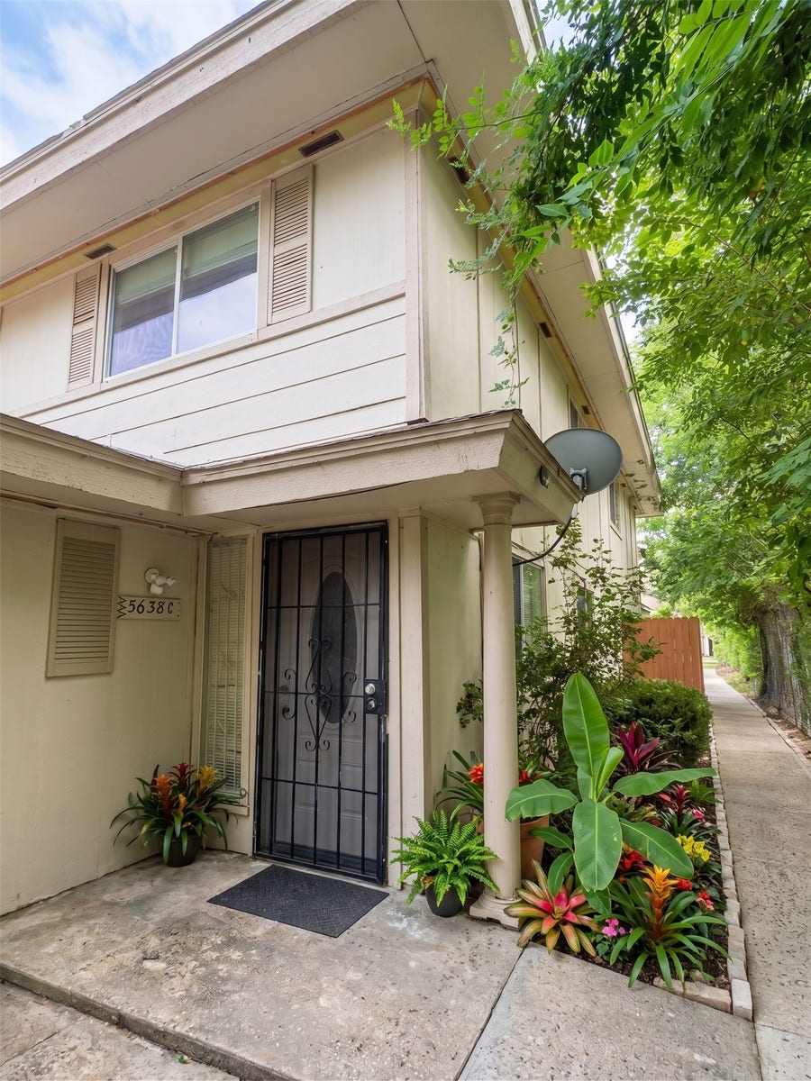 Property photo for 5638 Birchmont Drive, #c, Houston, TX