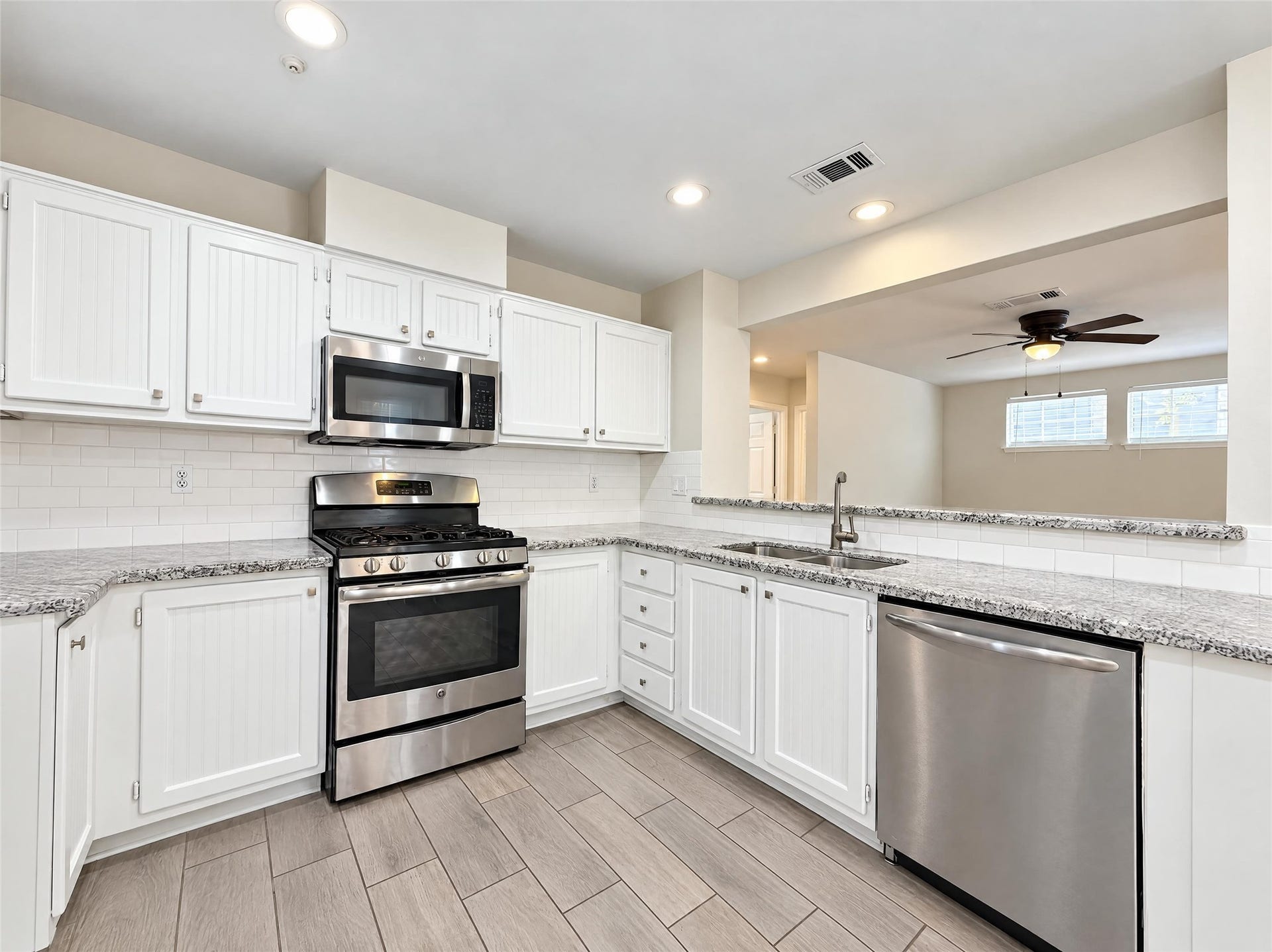 51 N Wilde Yaupon, Spring, TX 77381