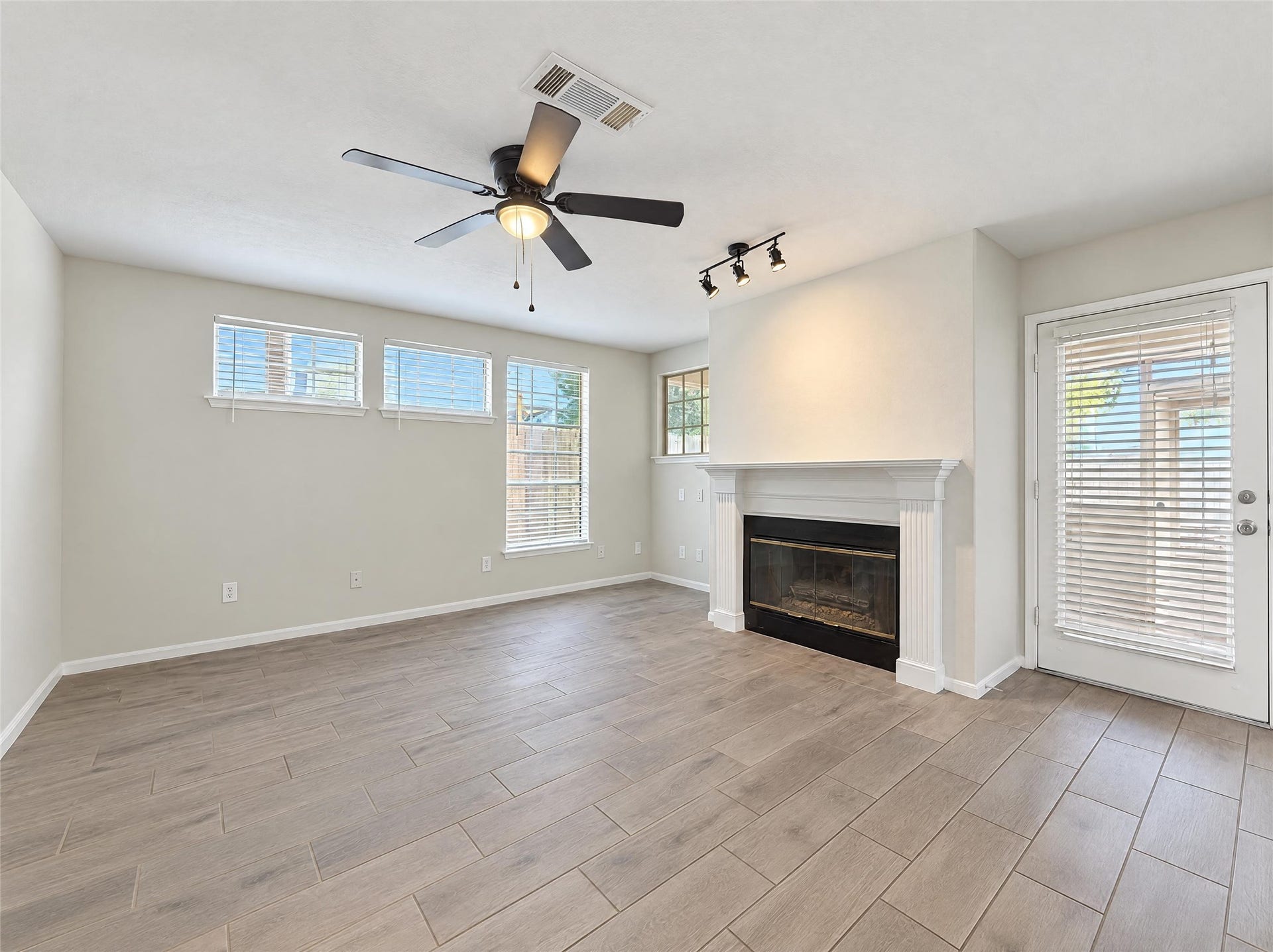 51 N Wilde Yaupon, Spring, TX 77381