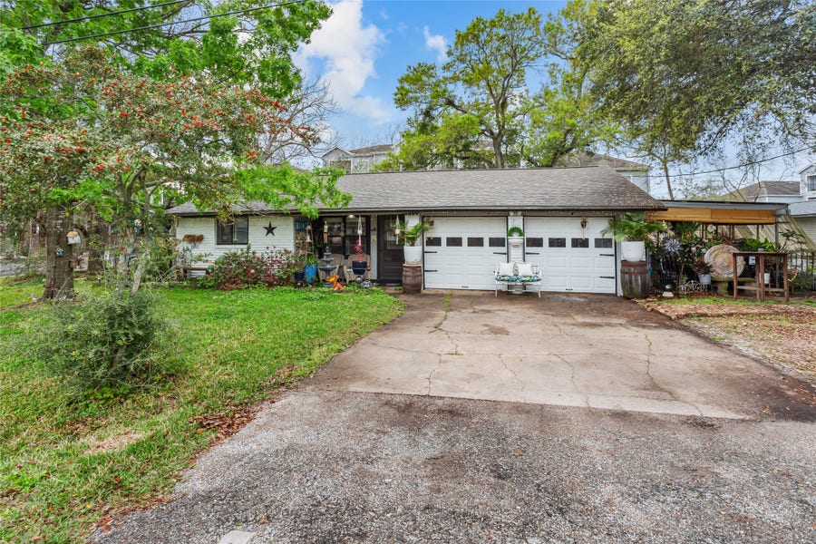 Property photo for 1215 Esther Street, Kemah, TX