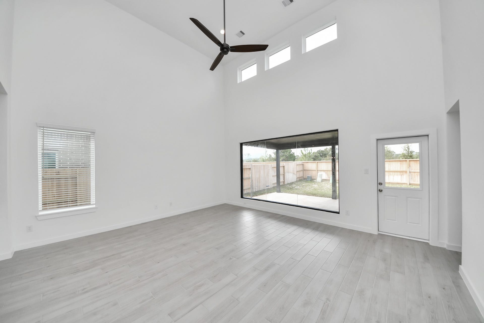26355 Viva Drive, Magnolia, TX 77355