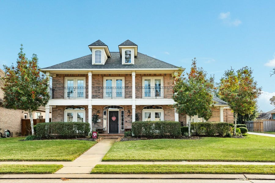 Property photo for 204 Arrowhead Drive, Lake Jackson, TX