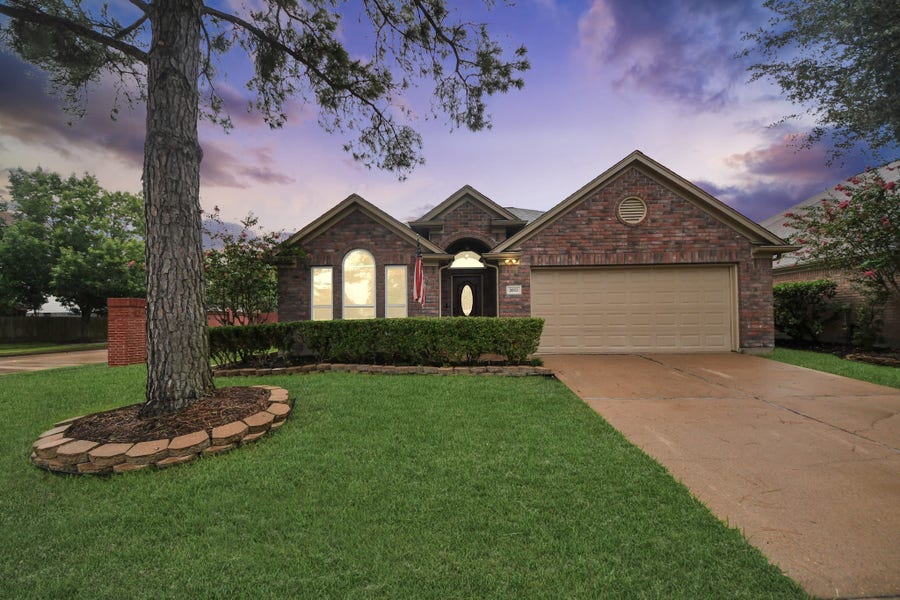 Property photo for 3003 Silver Spur Drive, Katy, TX